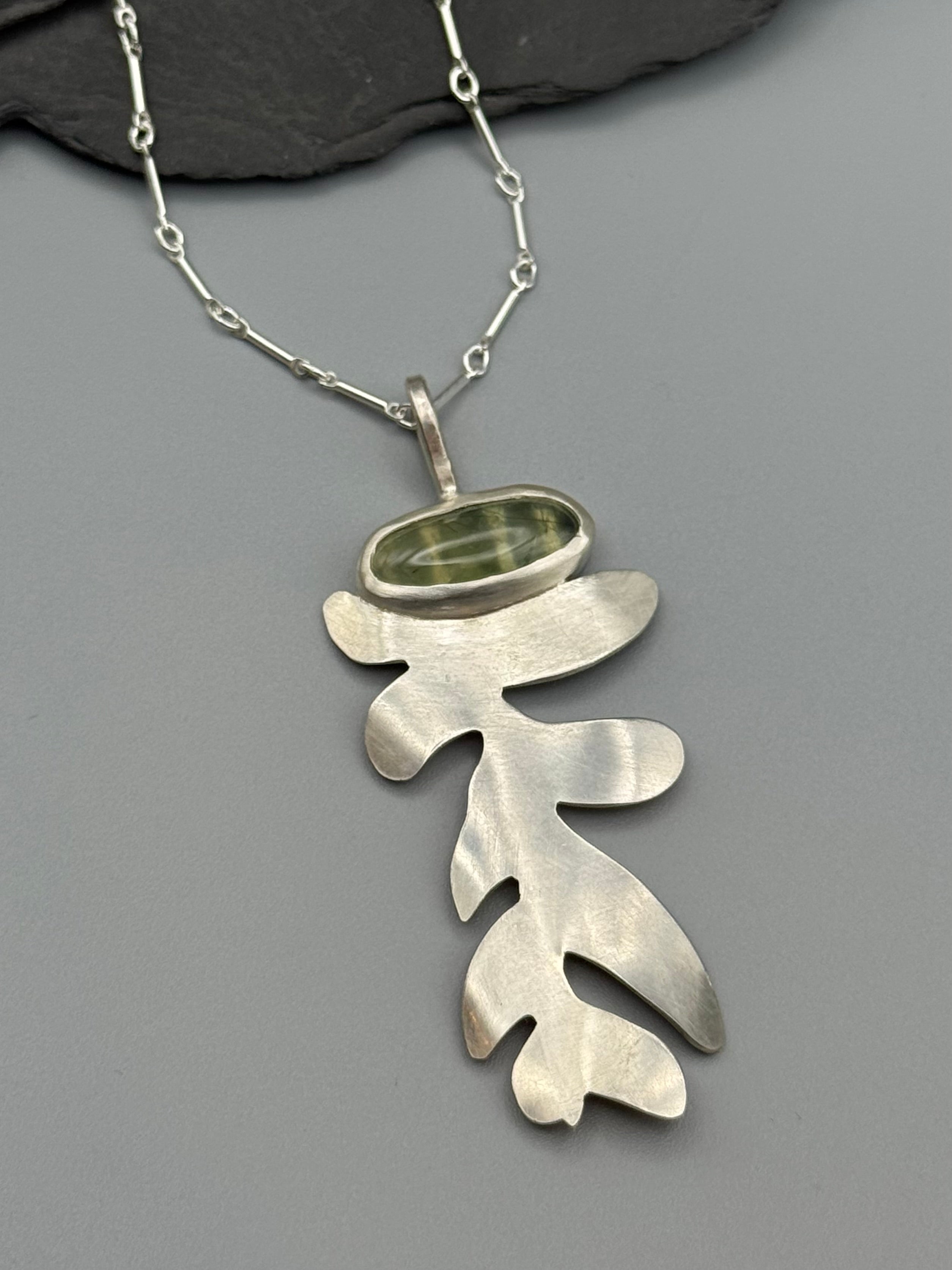 •MATISSE FERN• prehnite + silver necklace (18" - 21" long)