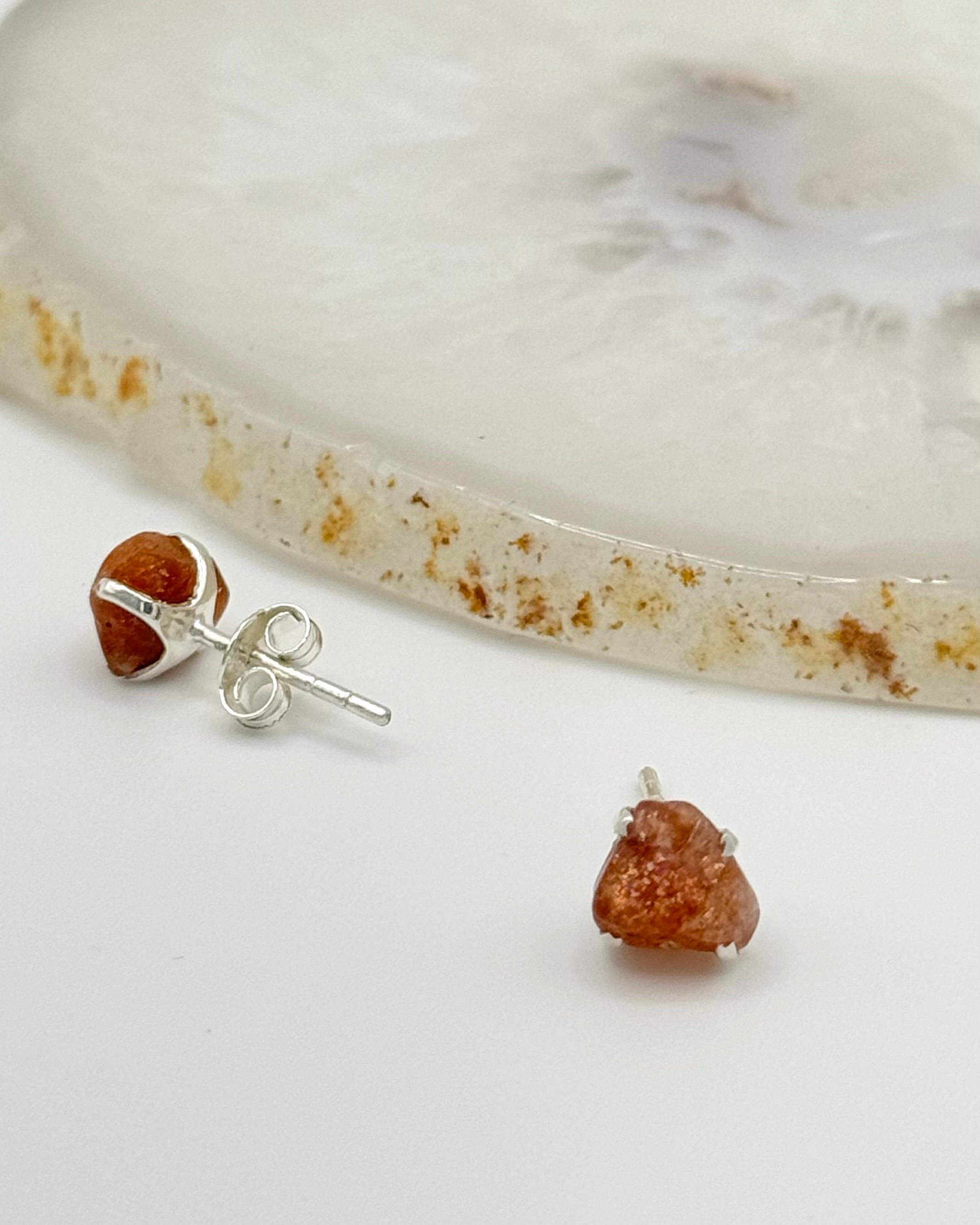 •SUNSTONE• silver prong set stud earrings