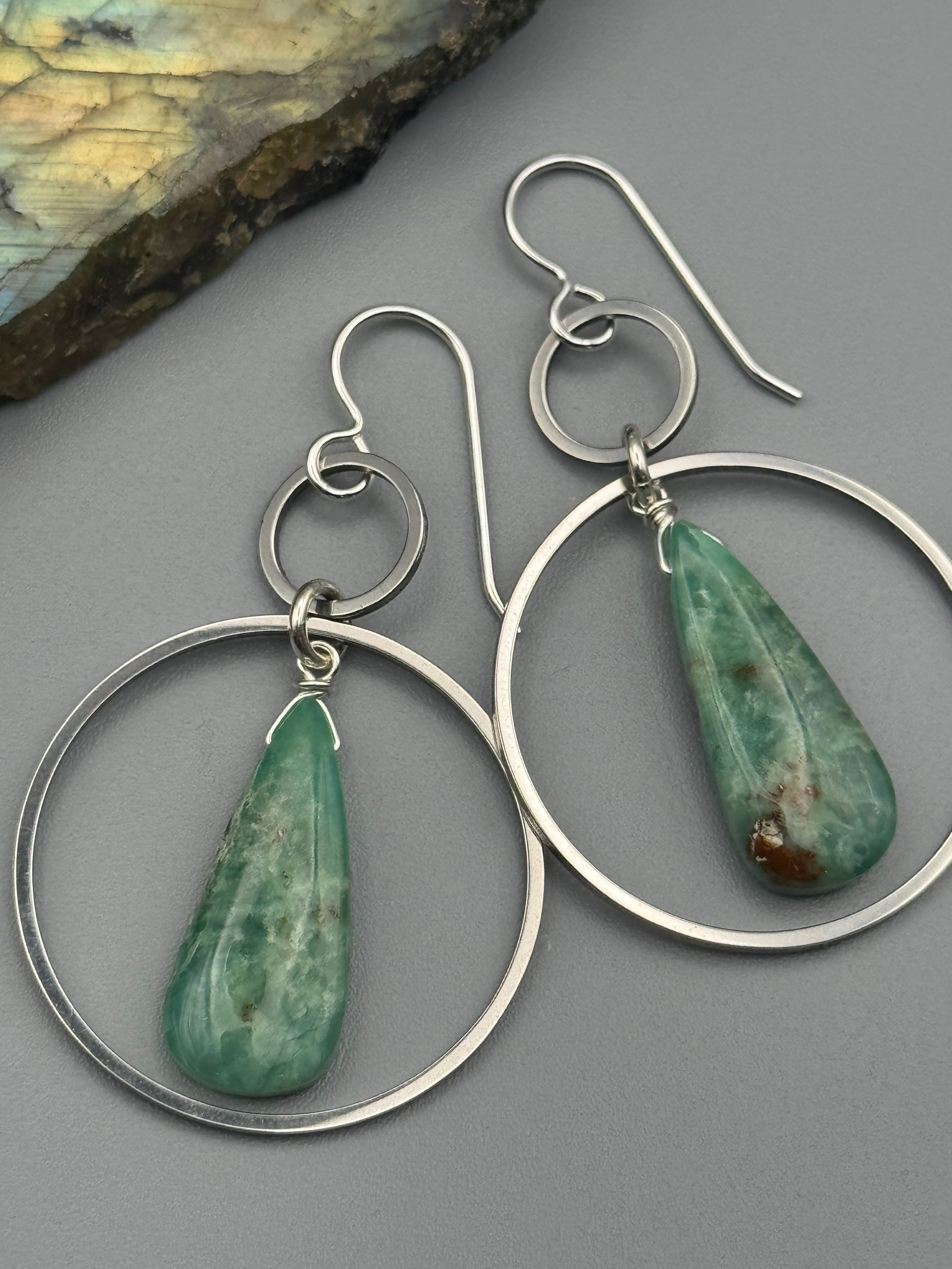 •EQUA-LUNA• chrysoprase tear + silver earrings