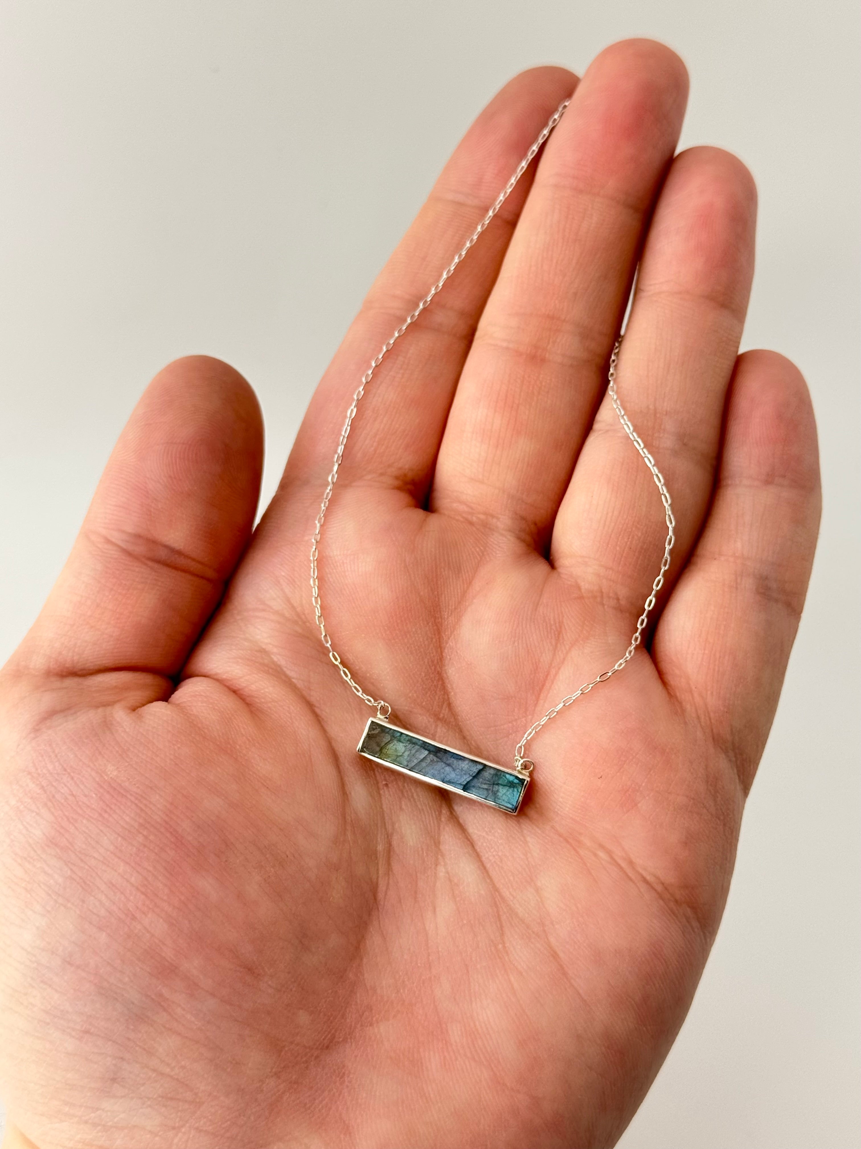 •PETITE BAR• labradorite + silver necklace (16"-18" long)