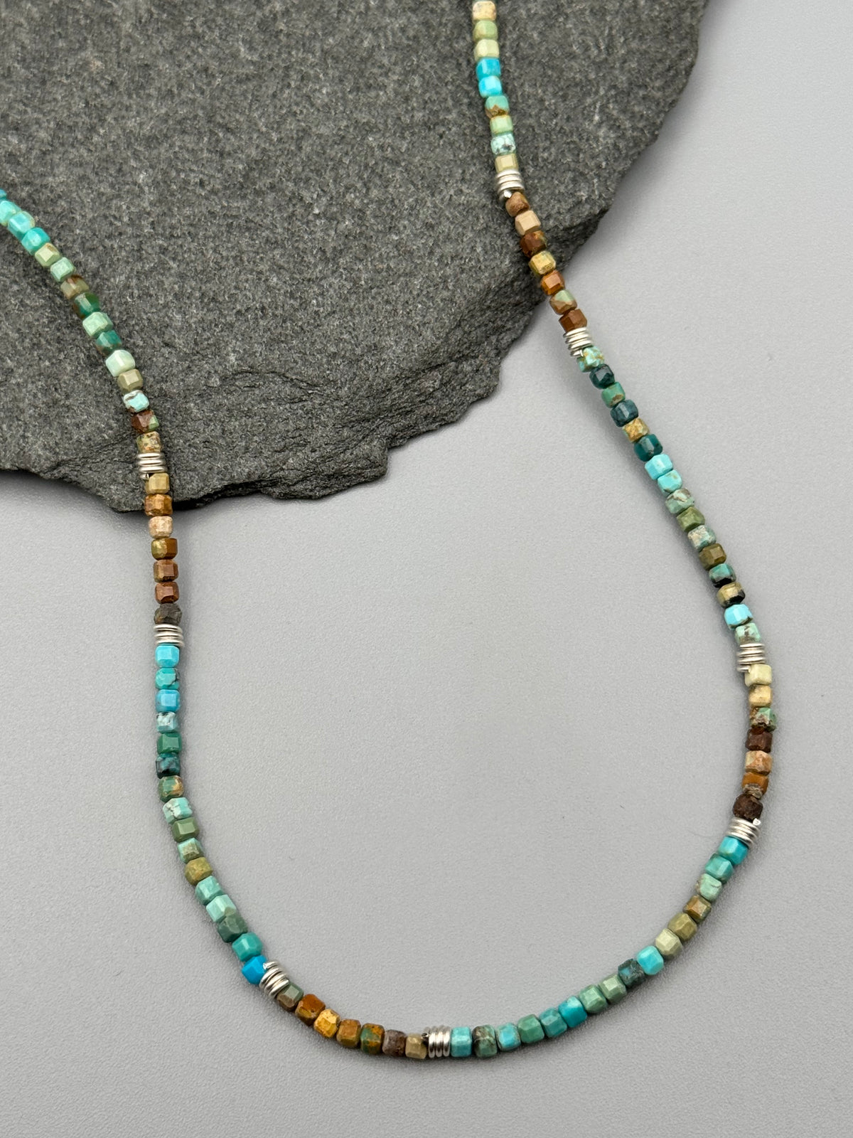 •LIL' COILS• turquoise + silver beaded necklace (16"-17.5" long)