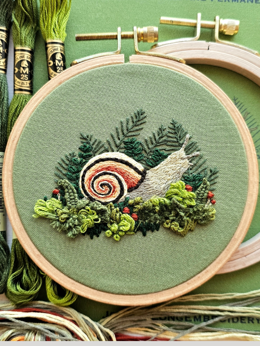 •FOREST SNAIL• intermediate embroidery kit
