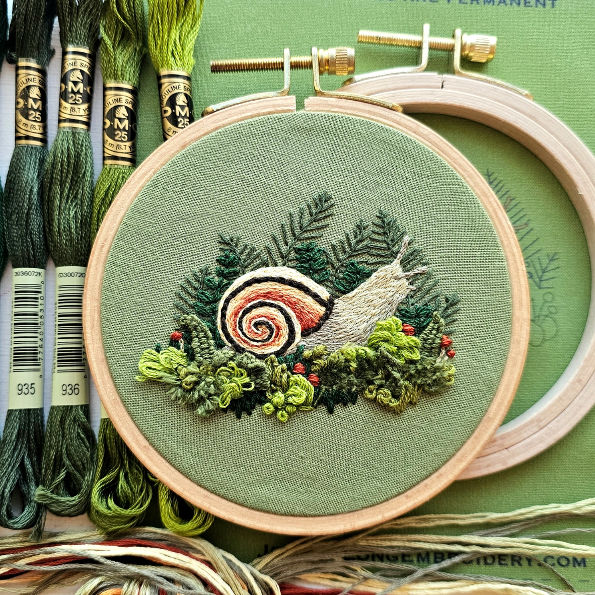 •FOREST SNAIL• intermediate embroidery kit