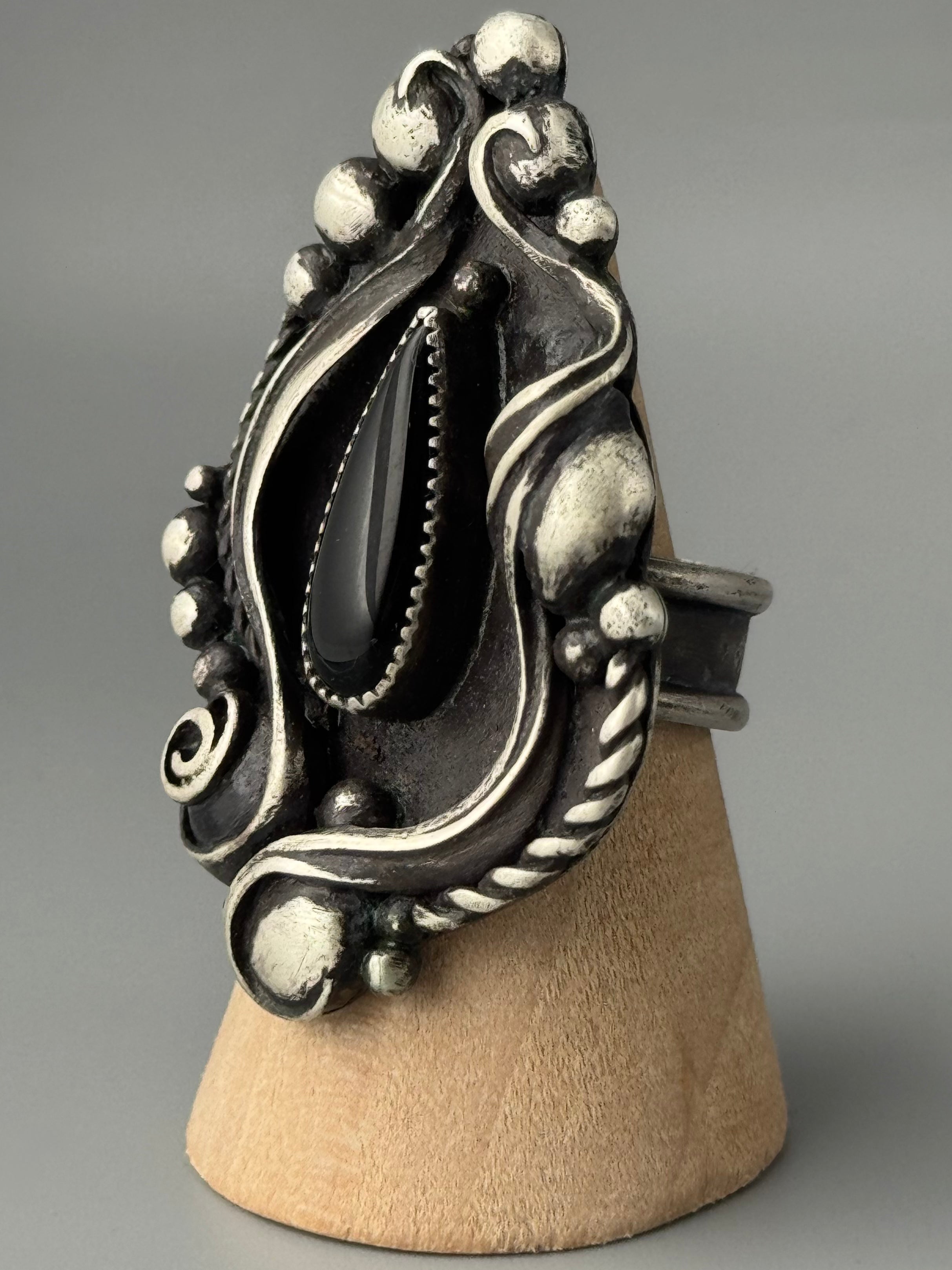 •HAUNT• black onyx + silver ring (size 8.5)