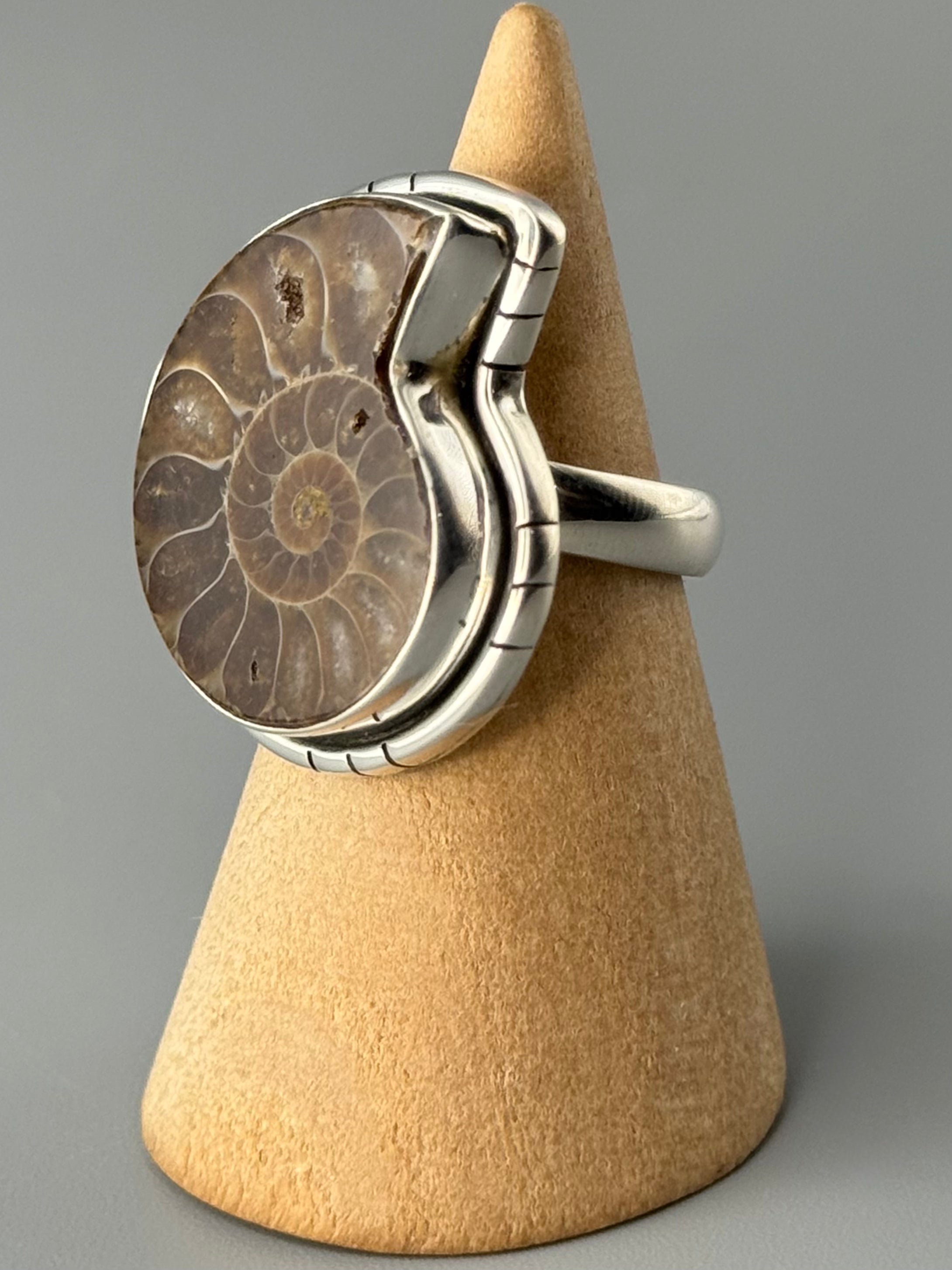 •AMMONITE• tiered bezel silver ring (size 7)