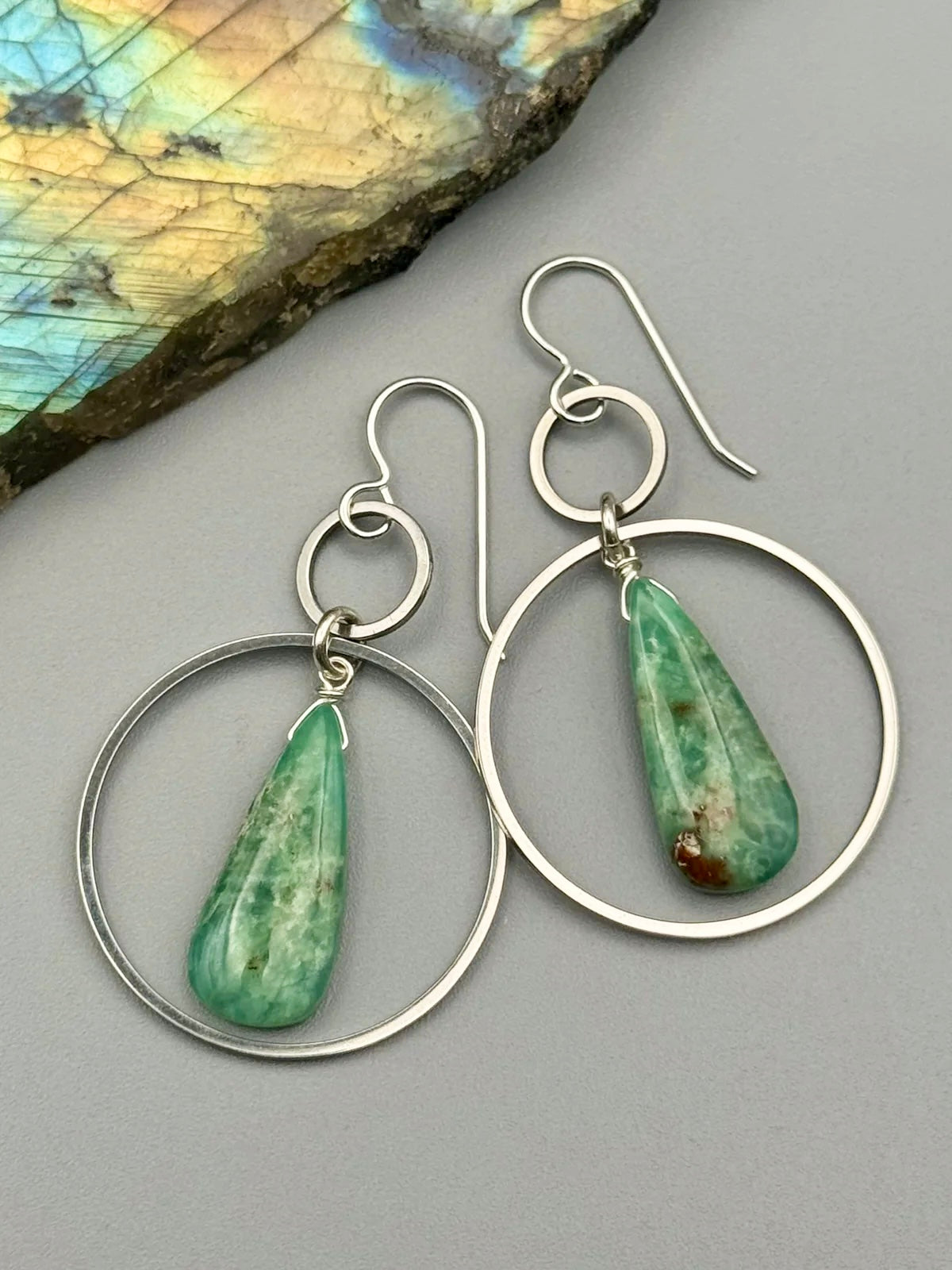 •EQUA-LUNA• chrysoprase tear + silver earrings