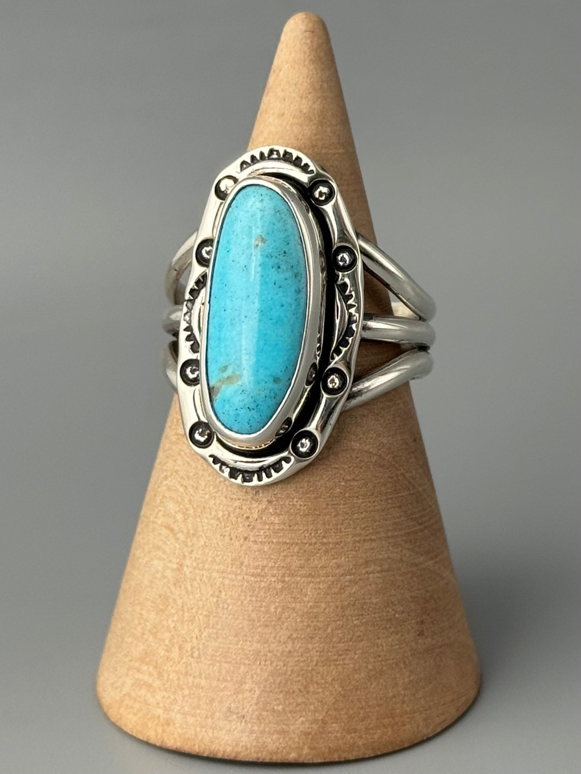 •KINGMAN TURQUOISE - SHÁ• Navajo silver ring (size 8.25)