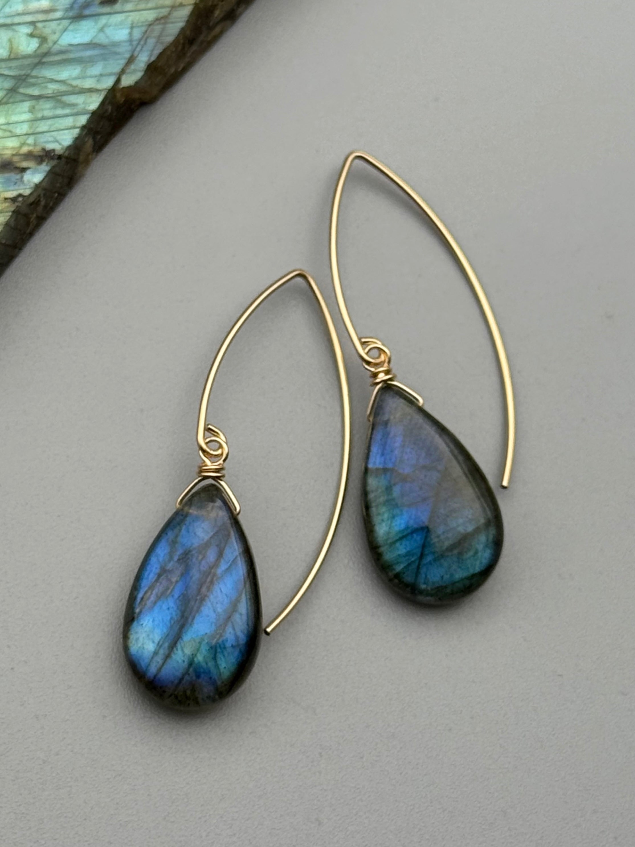 •STRAY• labradorite tear + gold earrings