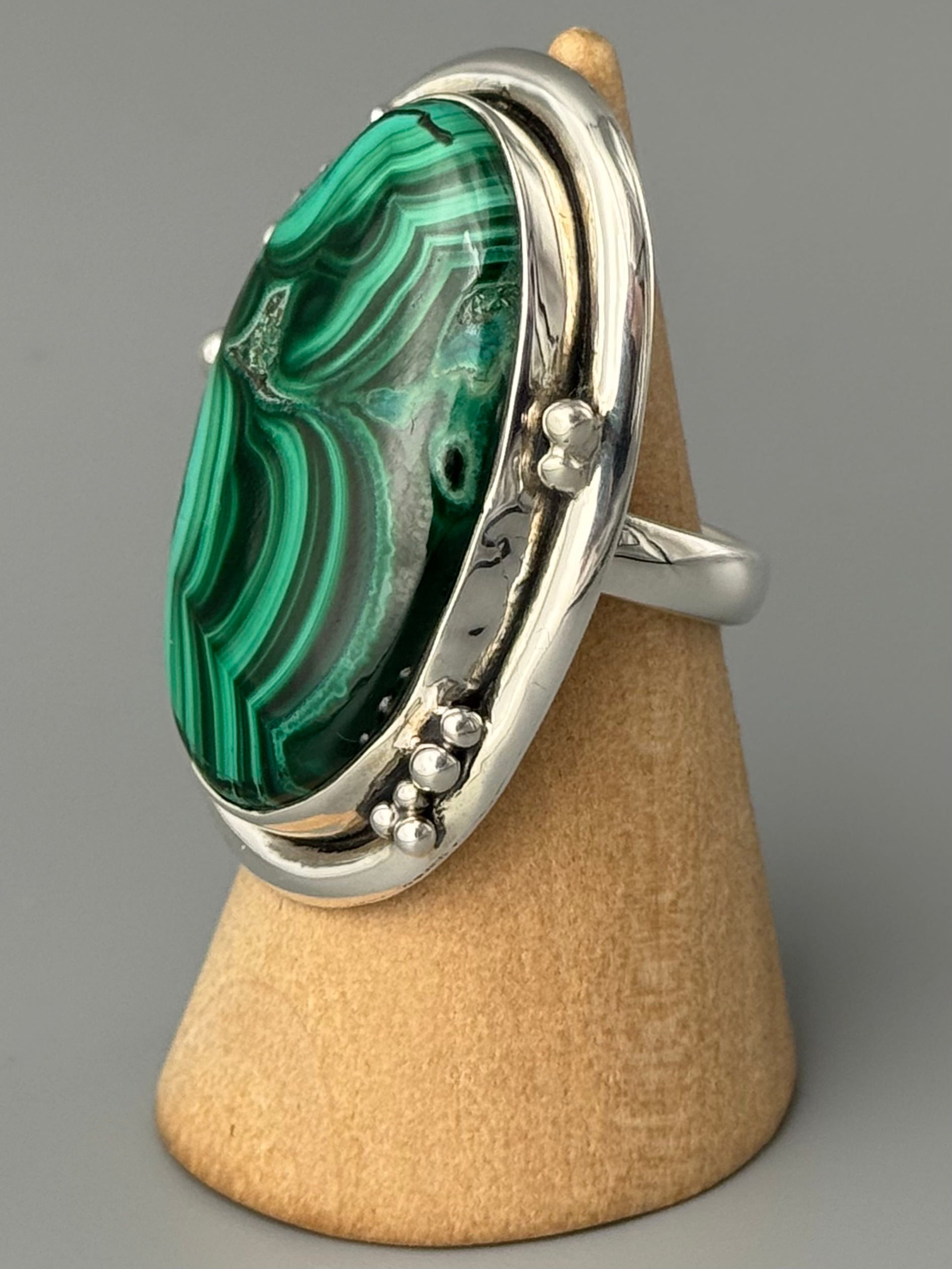 •MALACHITE - OVAL• dotted bezel silver ring (size 7)