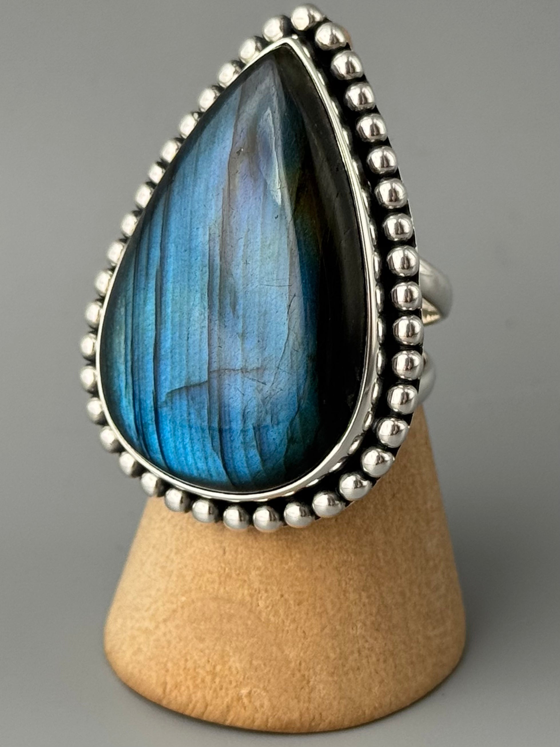 •LABRADORITE - TEAR• split band silver ring (size 8)