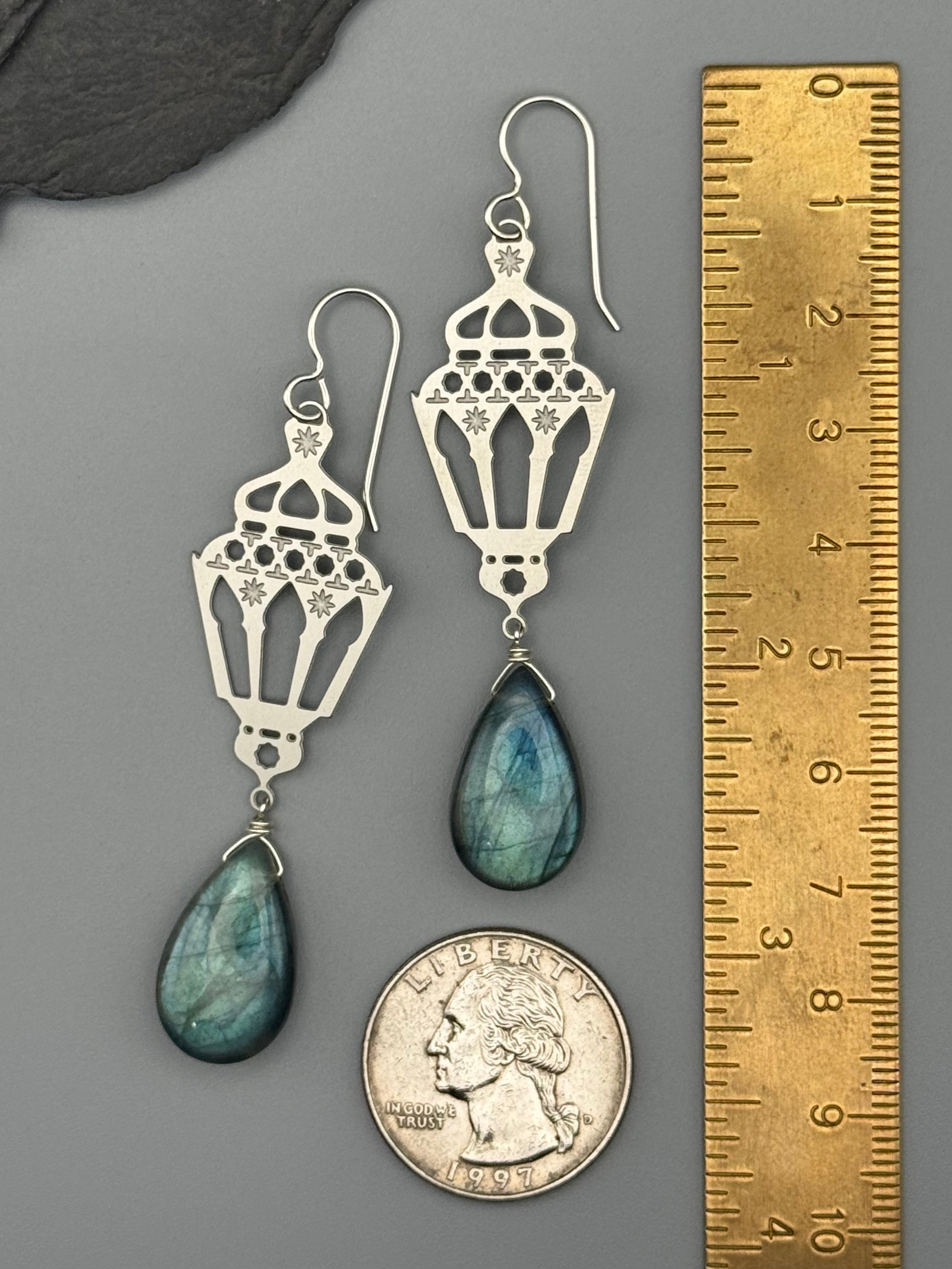 •LANTERN LIGHT• labradorite + silver earrings