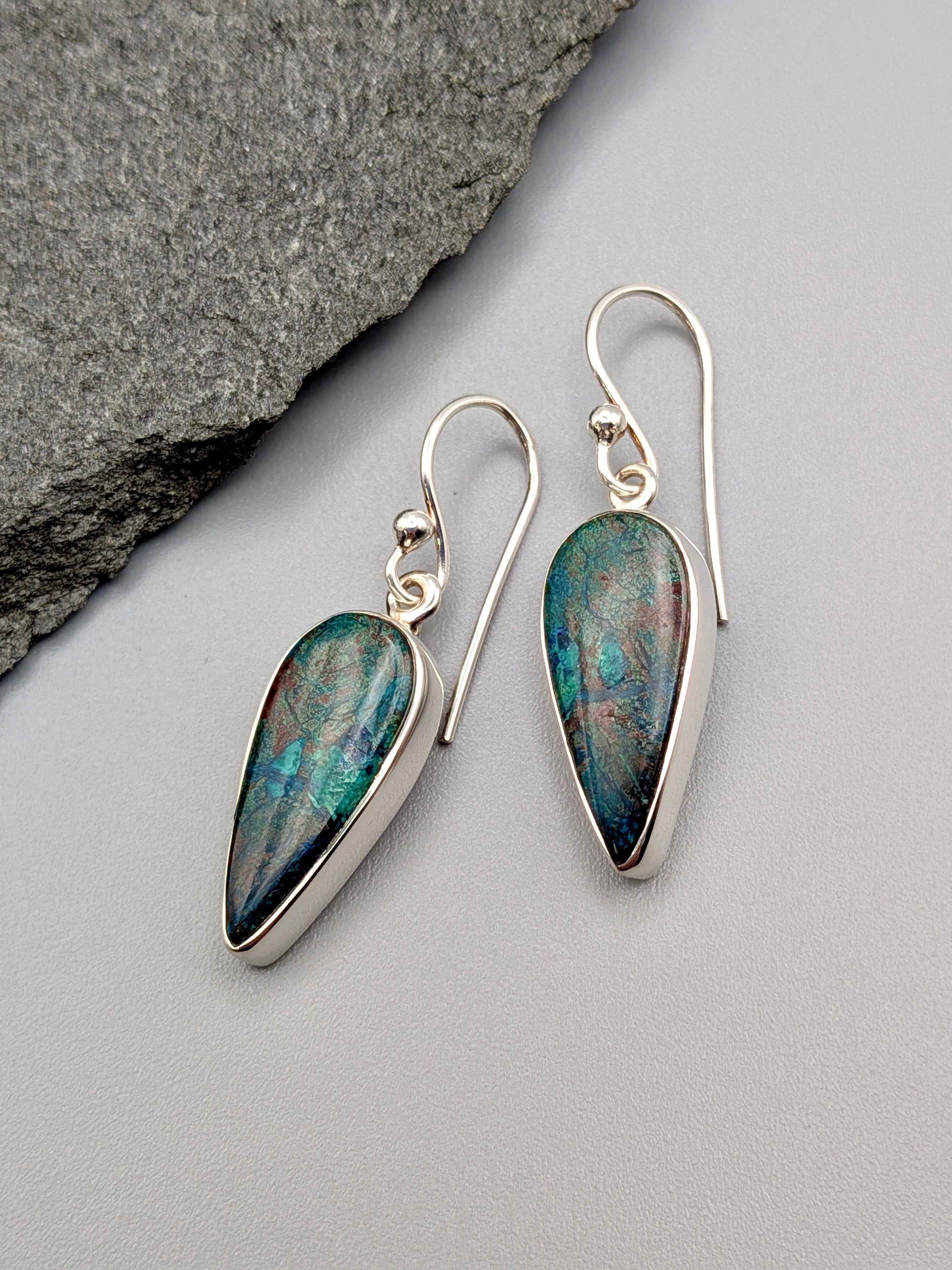 •SHATTUCKITE SPEAR TEAR - 1• silver dangle earrings