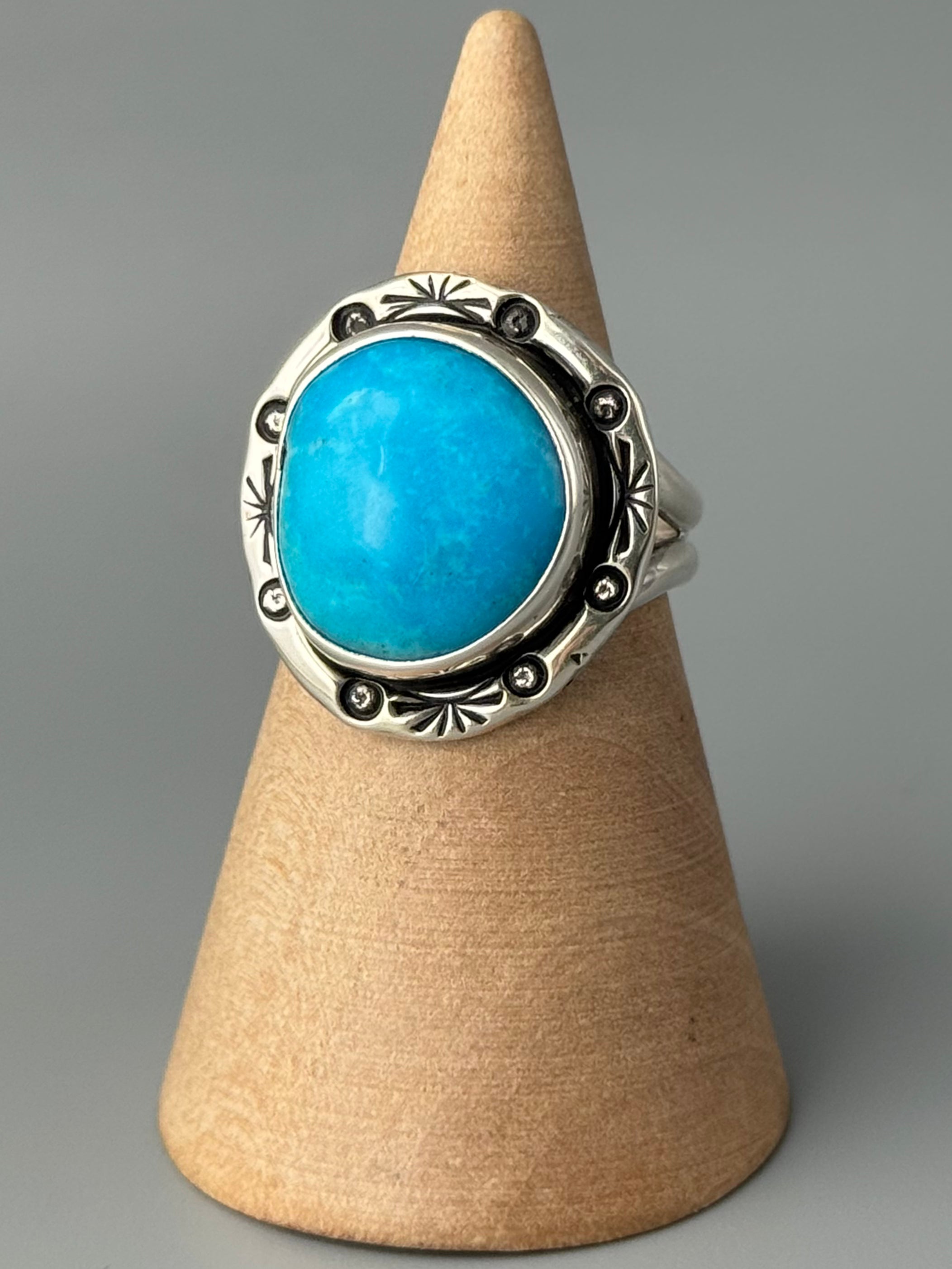 •KINGMAN TURQUOISE - SHÁ• Navajo silver ring (size 7)