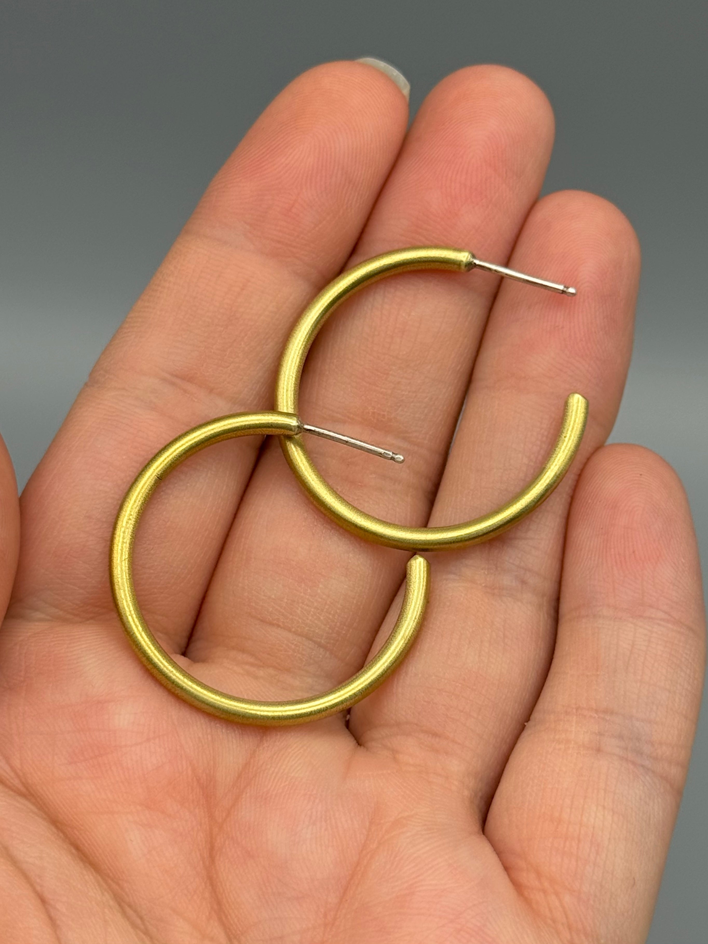 •SIMPLE - MEDIUM• brass hoop earrings