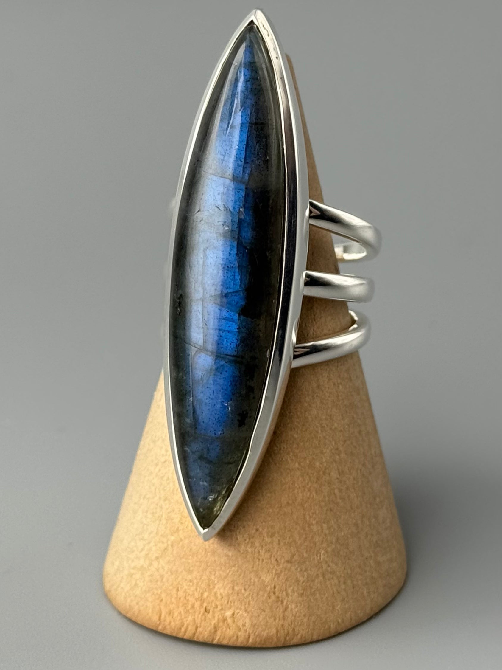•LABRADORITE - DEEP MARQUISE• split band silver ring (various sizes)