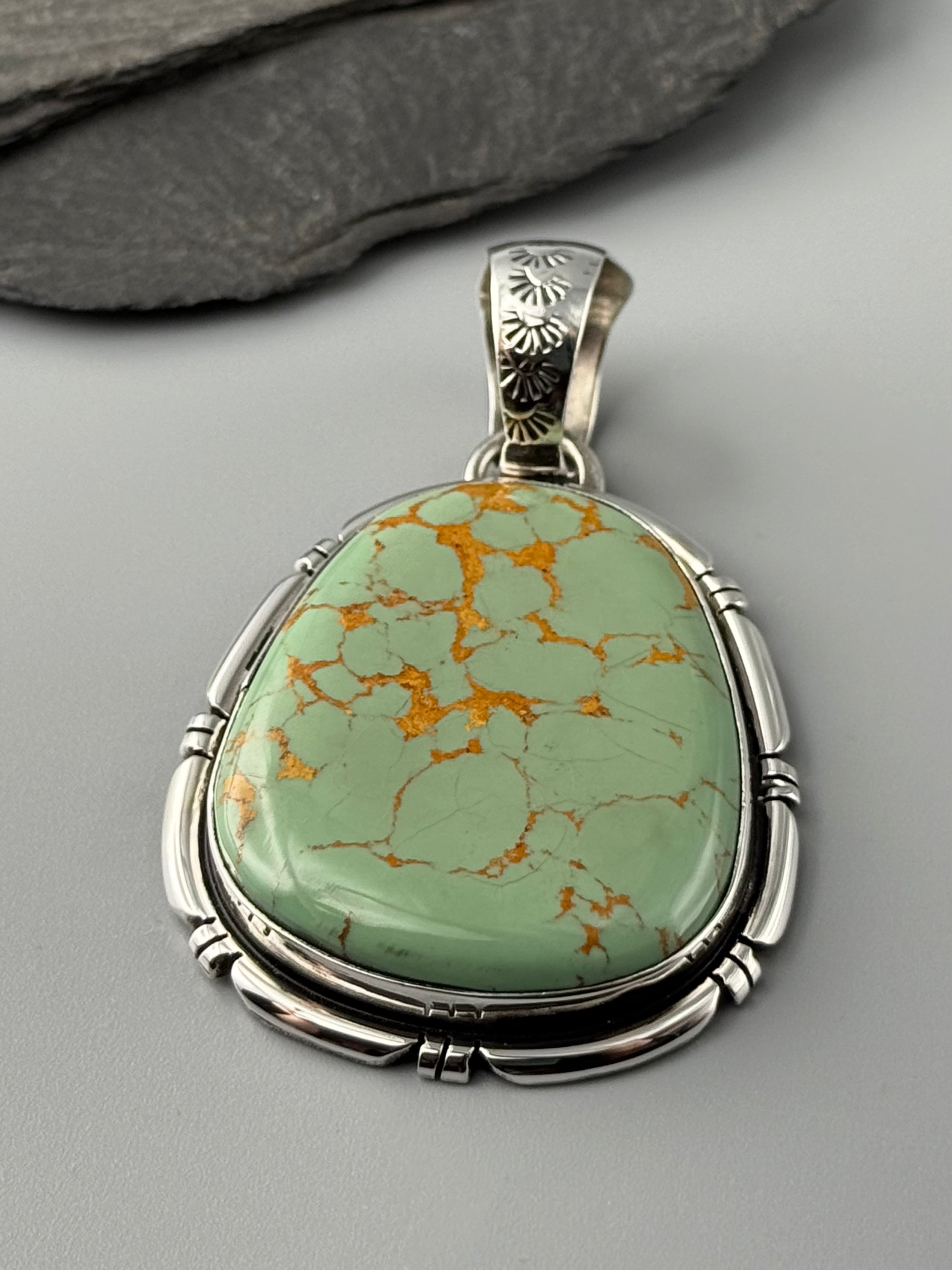 •KINGMAN TURQUOISE - MOUNTAIN FEATHERS - 1• Navajo sterling silver pendant