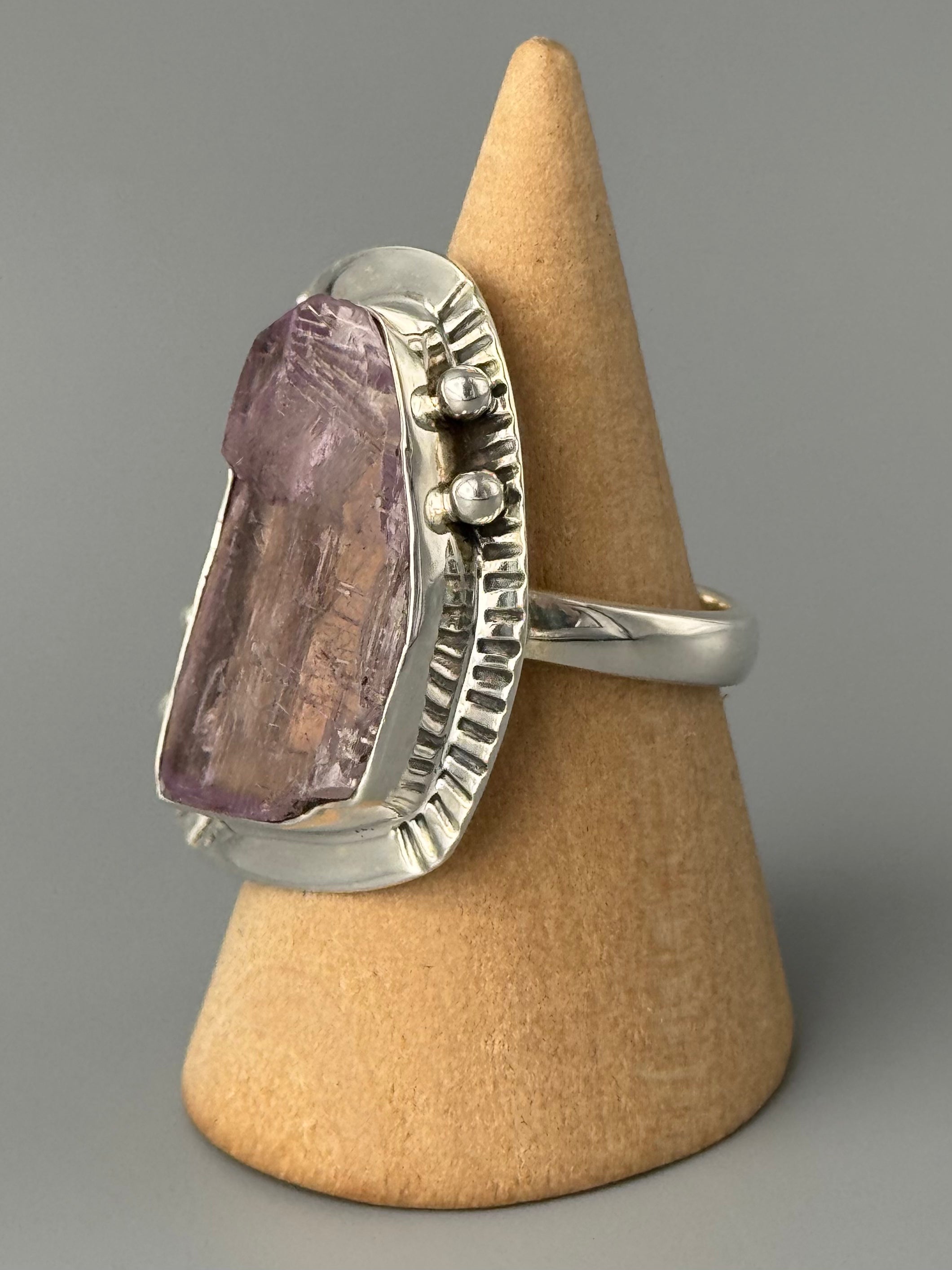 •KUNZITE - MESA• decorative bezel silver ring (size 8.75)