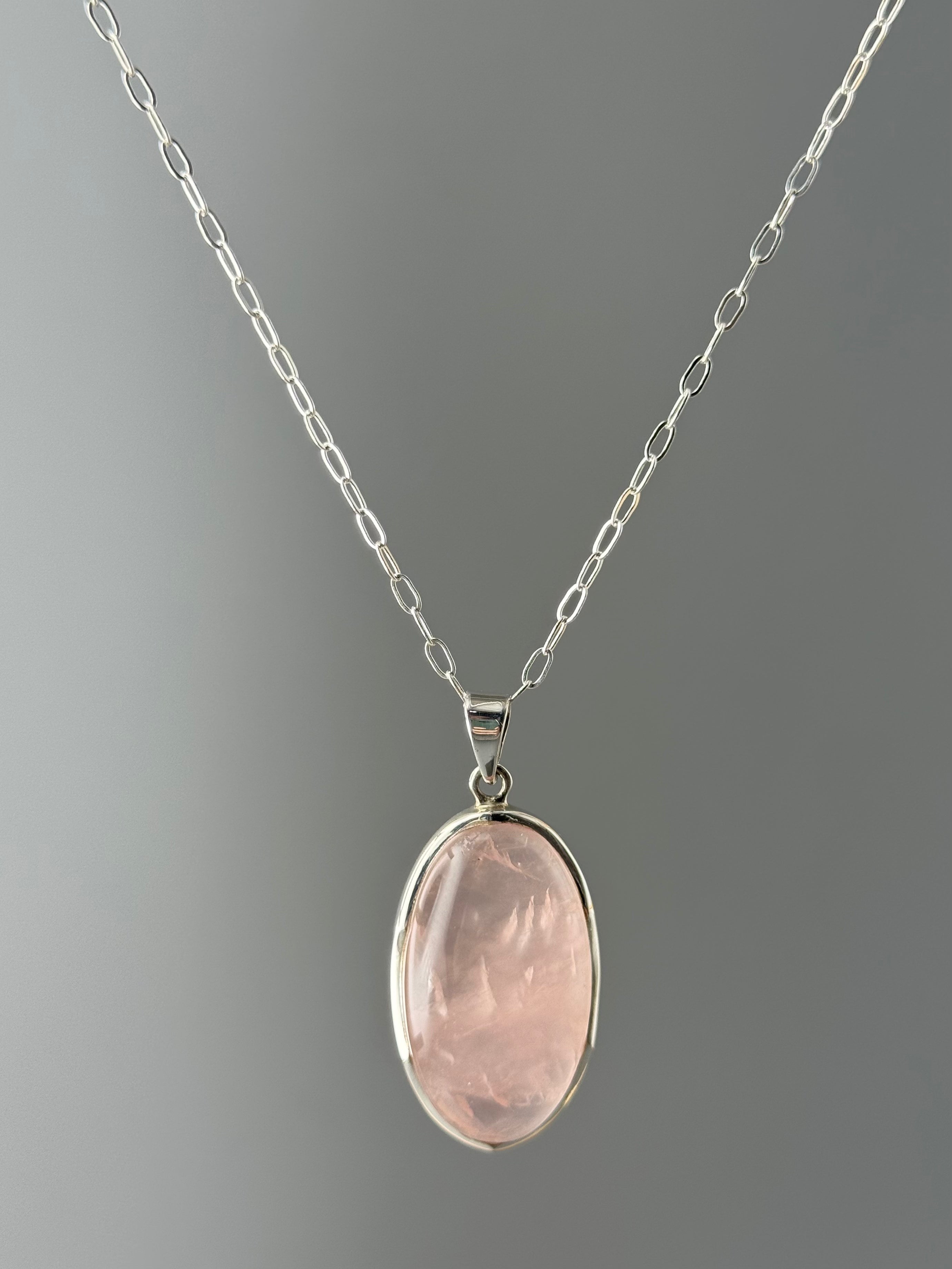 •ROSE QUARTZ - MEDIUM OVAL - SCALLOPED• sterling silver pendant