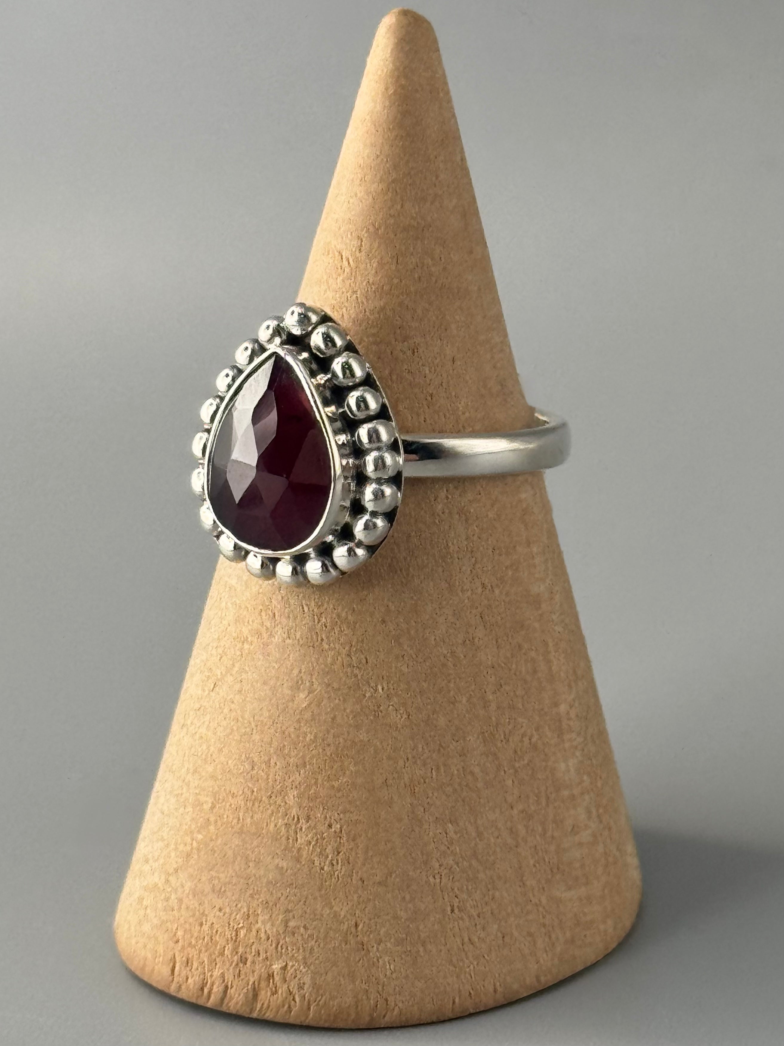 •GARNET - BELLIS• sterling silver ring (size 6)