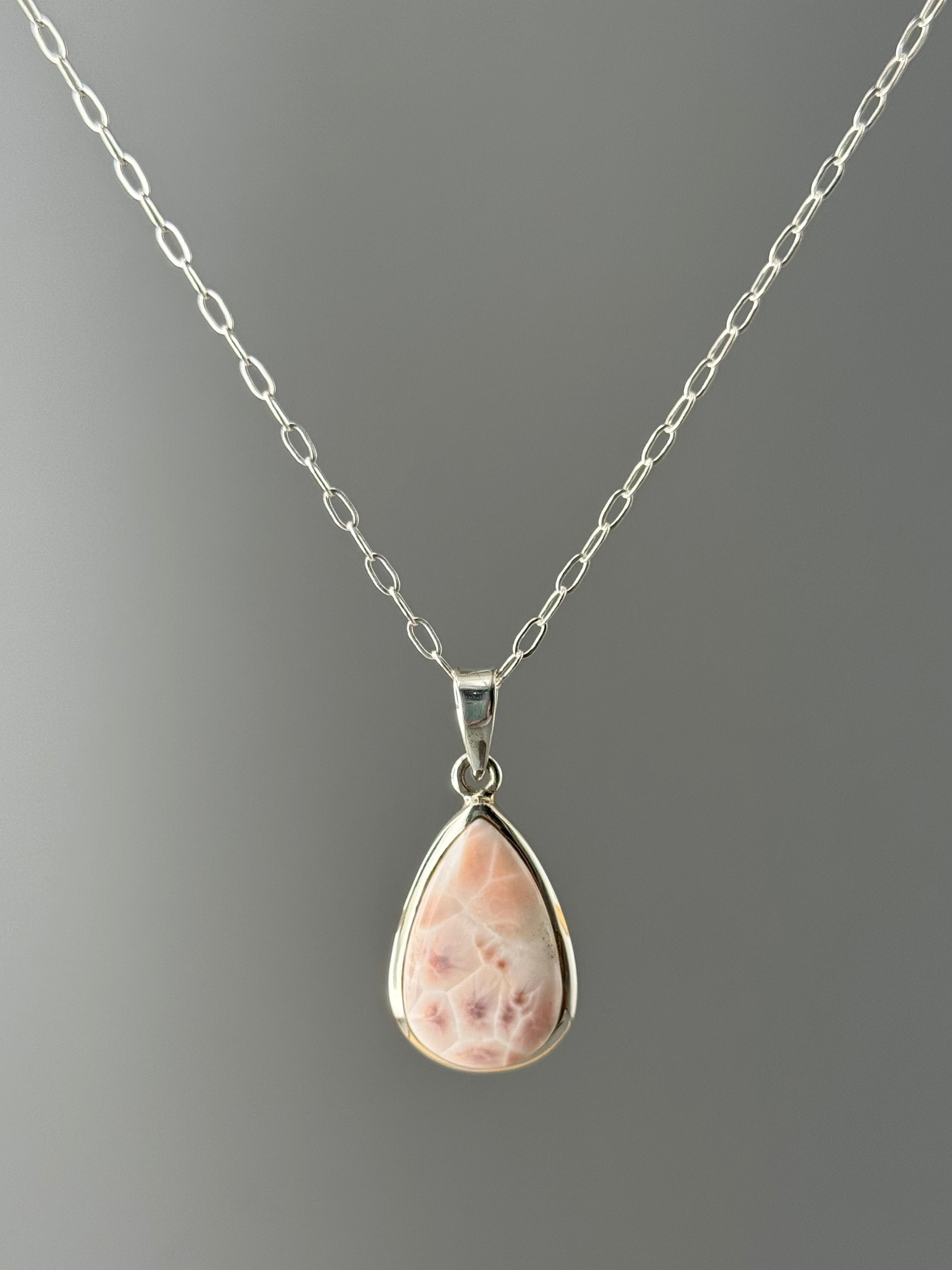 •THOMSONITE TEARDROP - SCALLOPED• sterling silver pendant