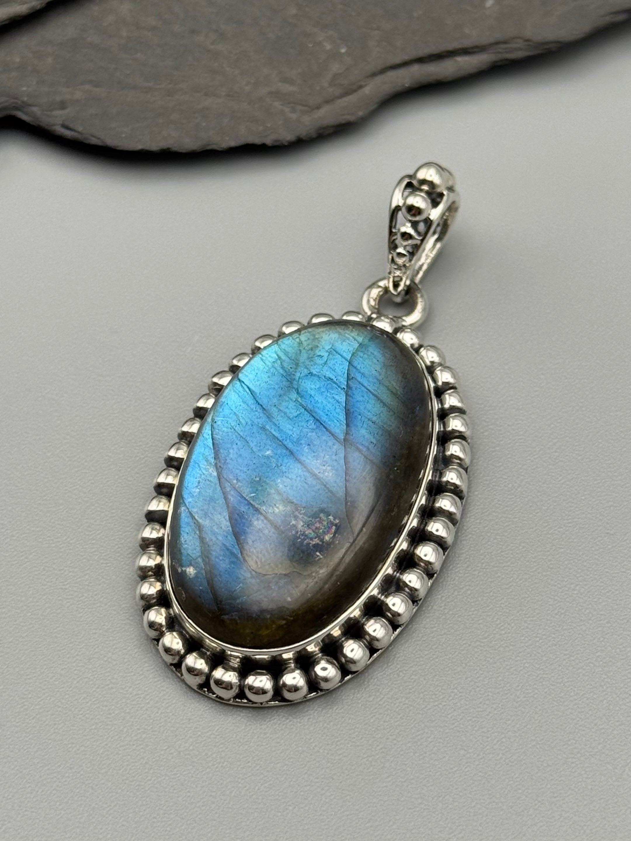 •LABRADORITE - DOTTED OVAL• sterling silver pendant