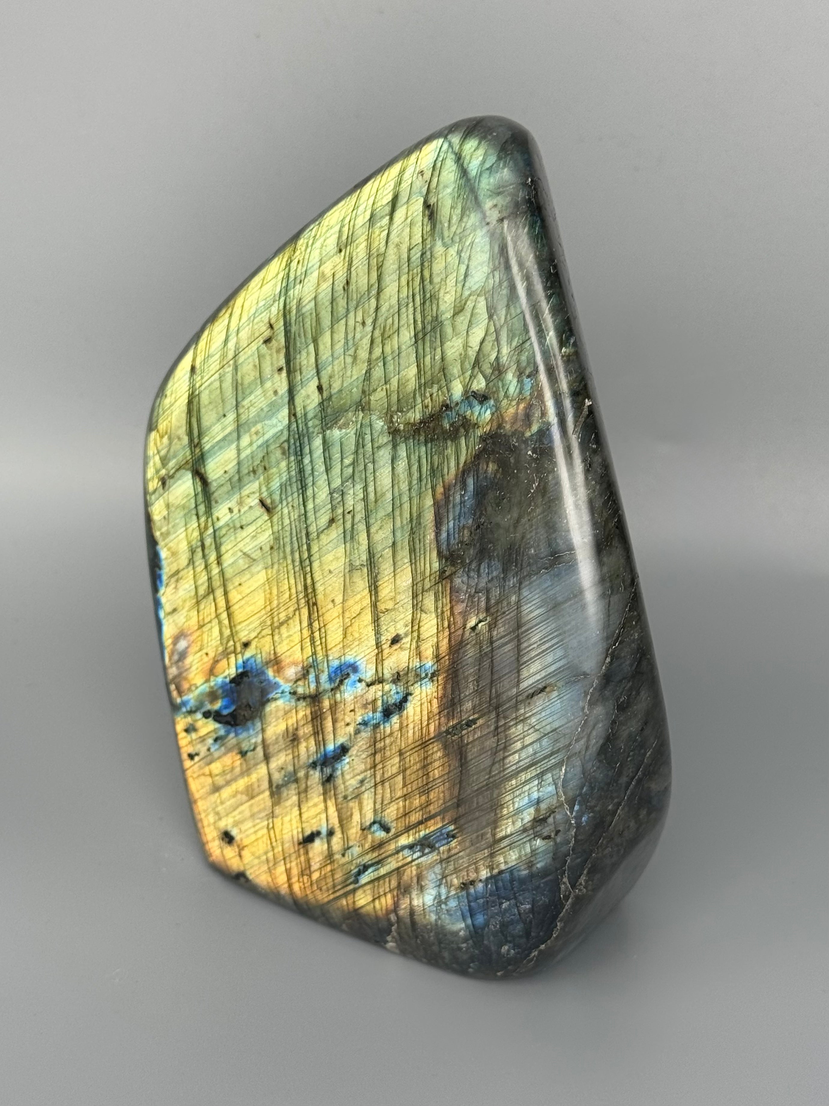 •LABRADORITE• smooth freeform