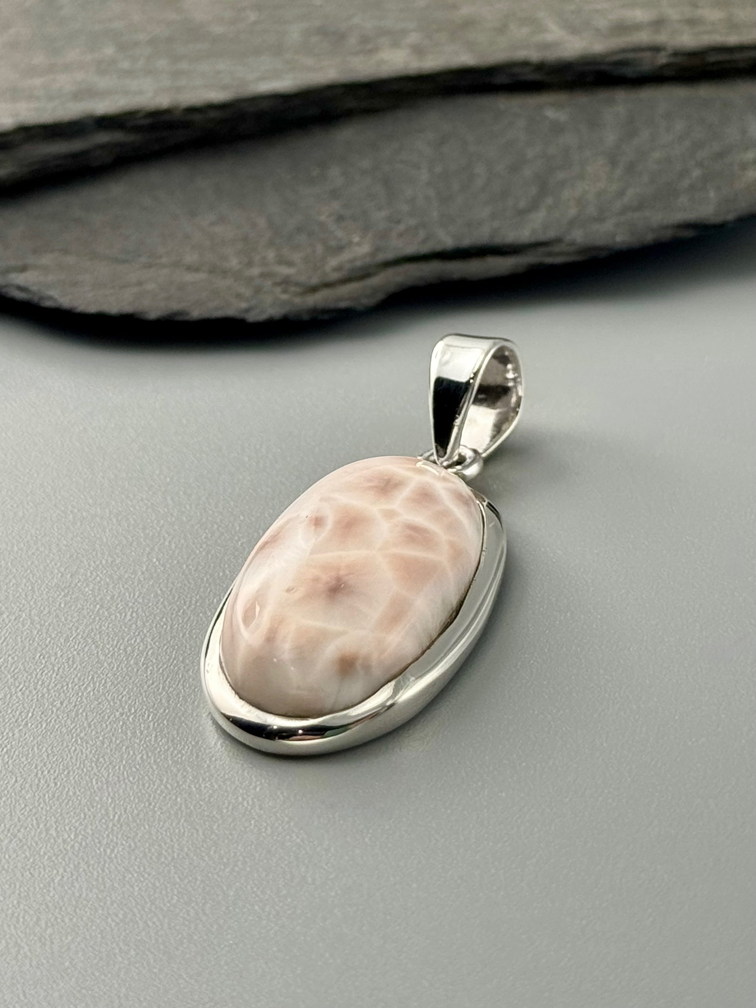 •THOMSONITE OVAL - SCALLOPED• sterling silver pendant