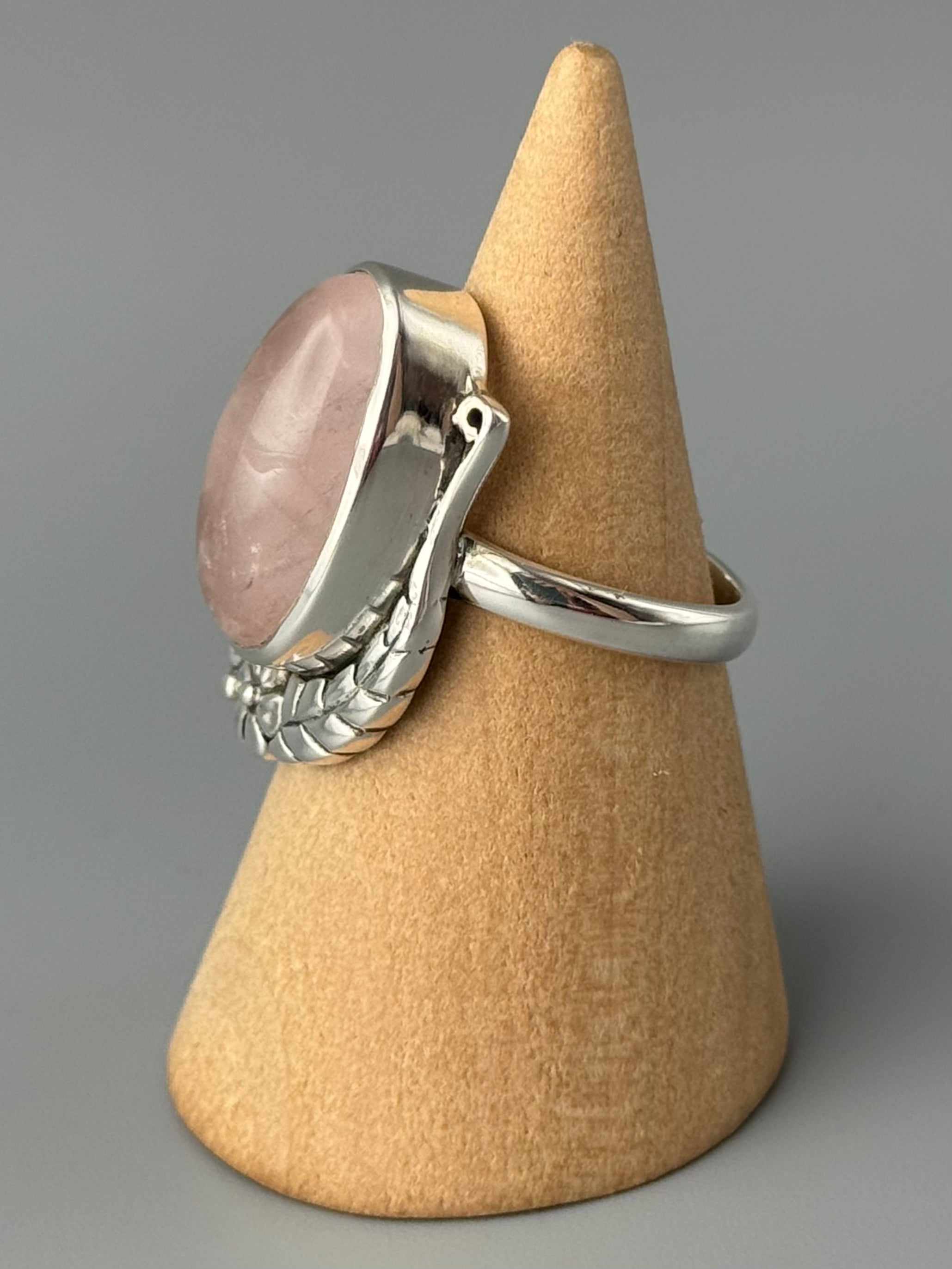 •ROSE QUARTZ - FLORA• decorative bezel silver ring (various sizes)