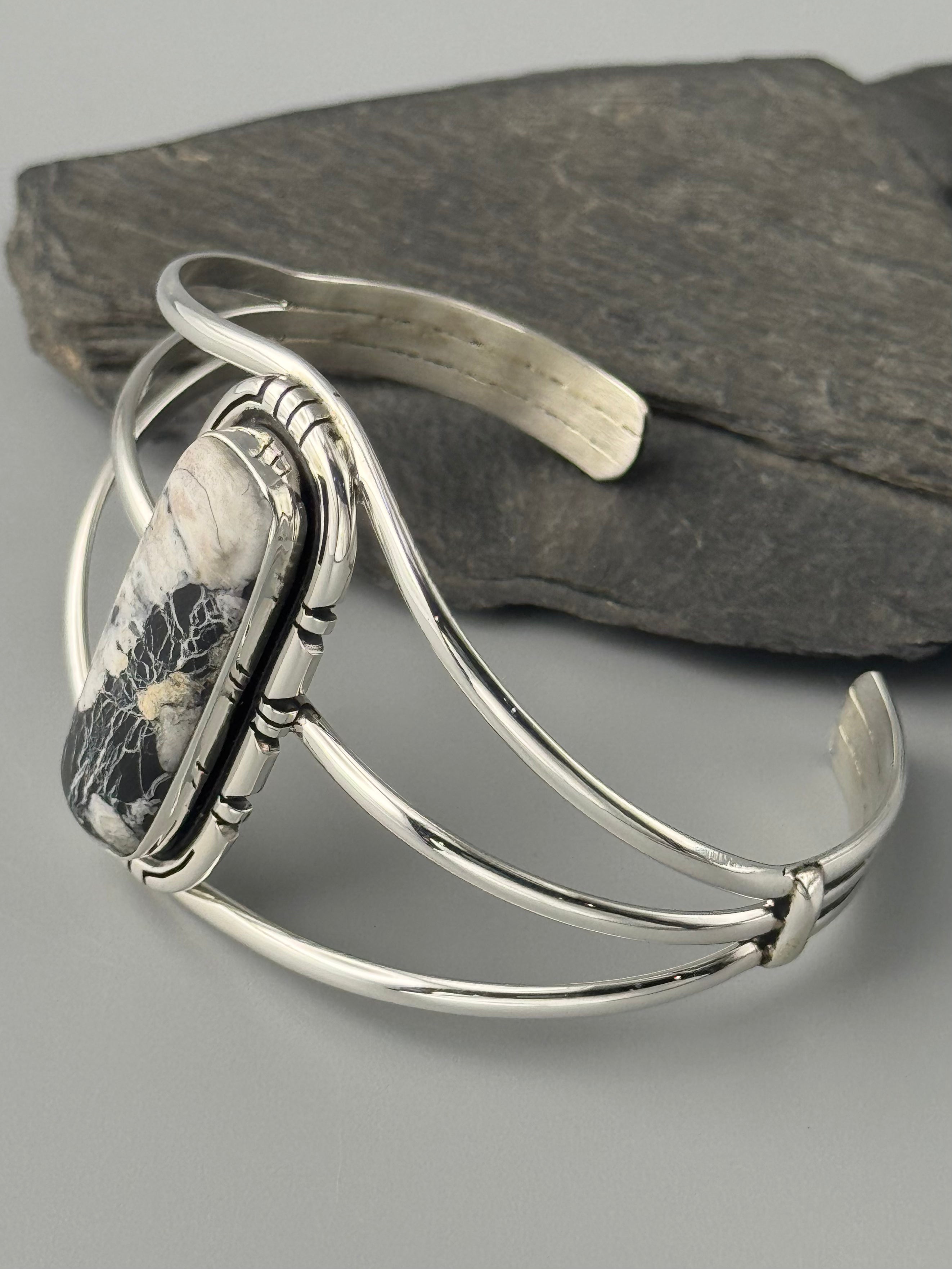 •WHITE BUFFALO - MOUNTAIN FEATHERS• Navajo sterling silver cuff bracelet (6.75" +/-)