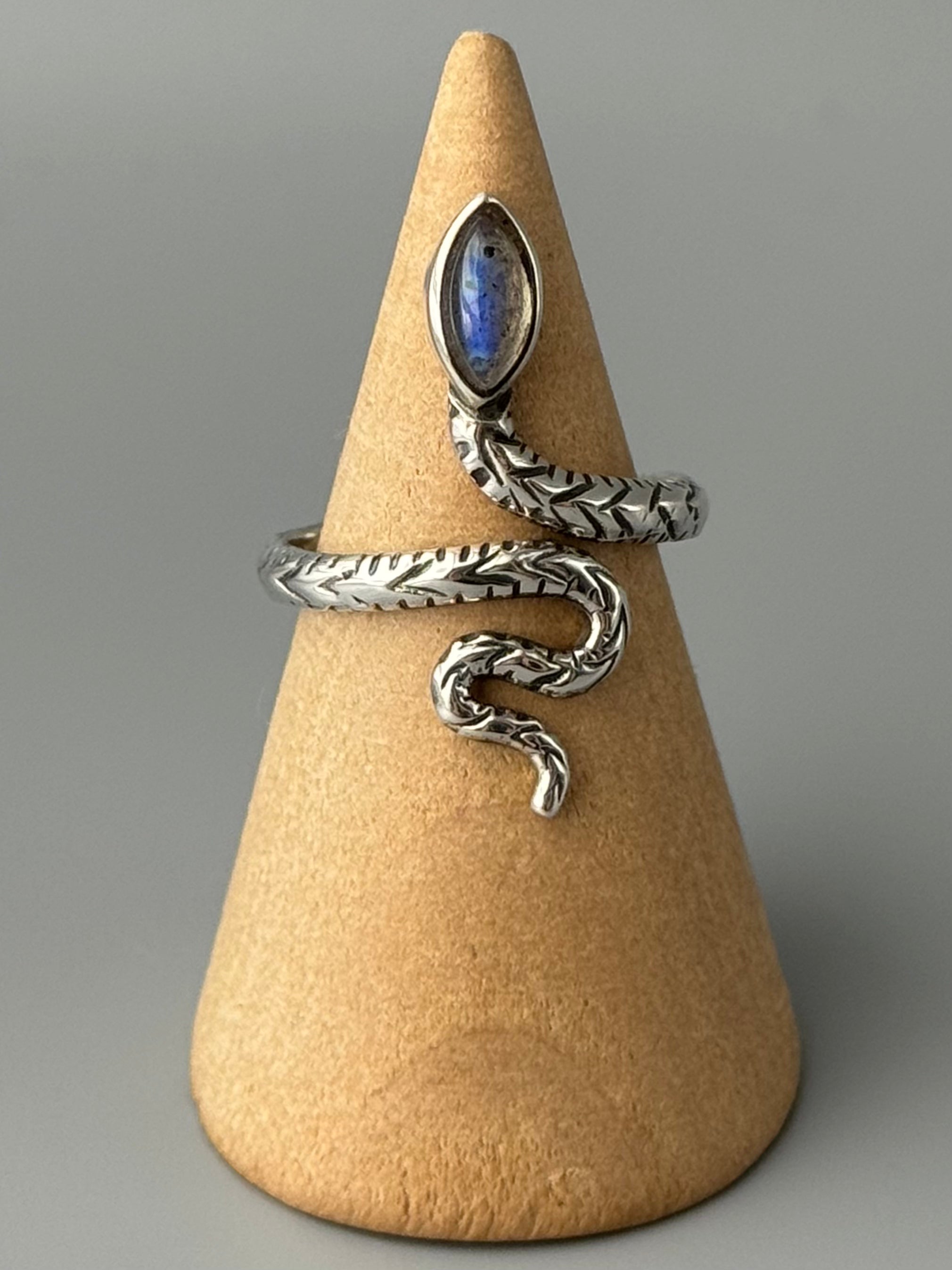 •LABRADORITE - SLITHER• adjustable silver ring