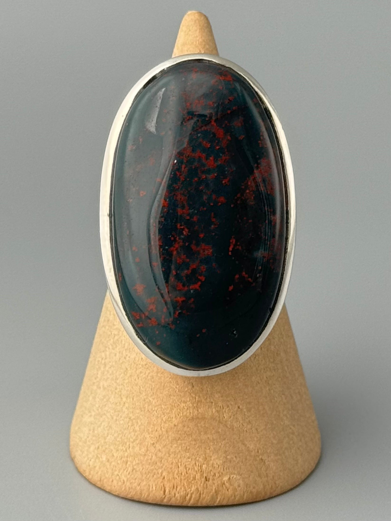 •BLOODSTONE - OVAL • sterling silver ring (size 8)