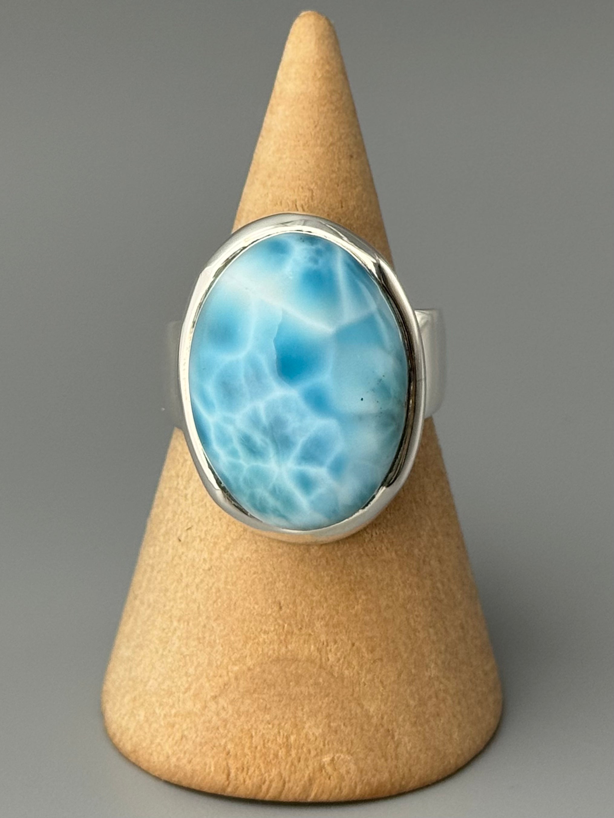 •LARIMAR - OVAL• scalloped bezel silver ring (size 7.75)