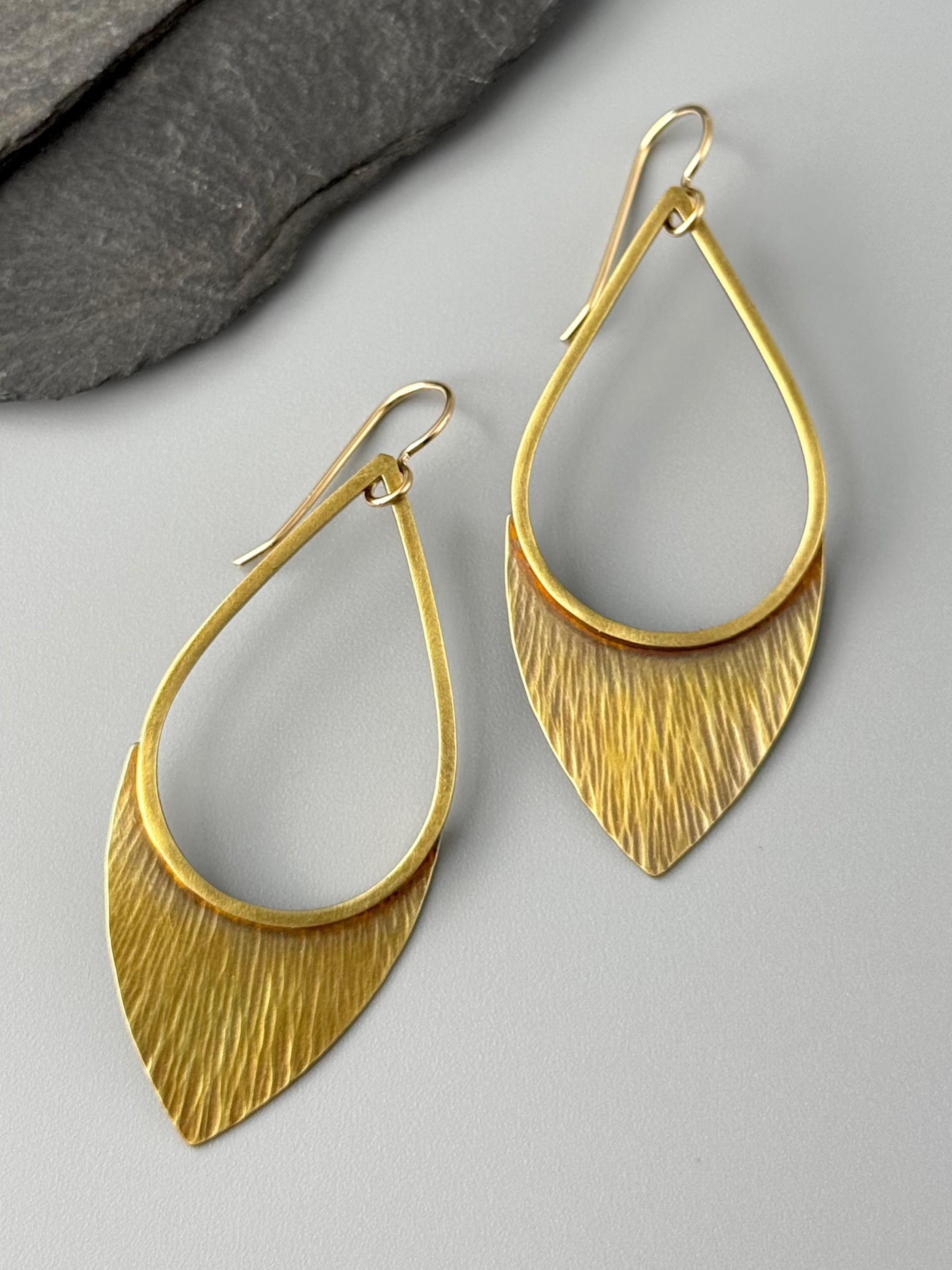 •FLORA• gold dangle earrings