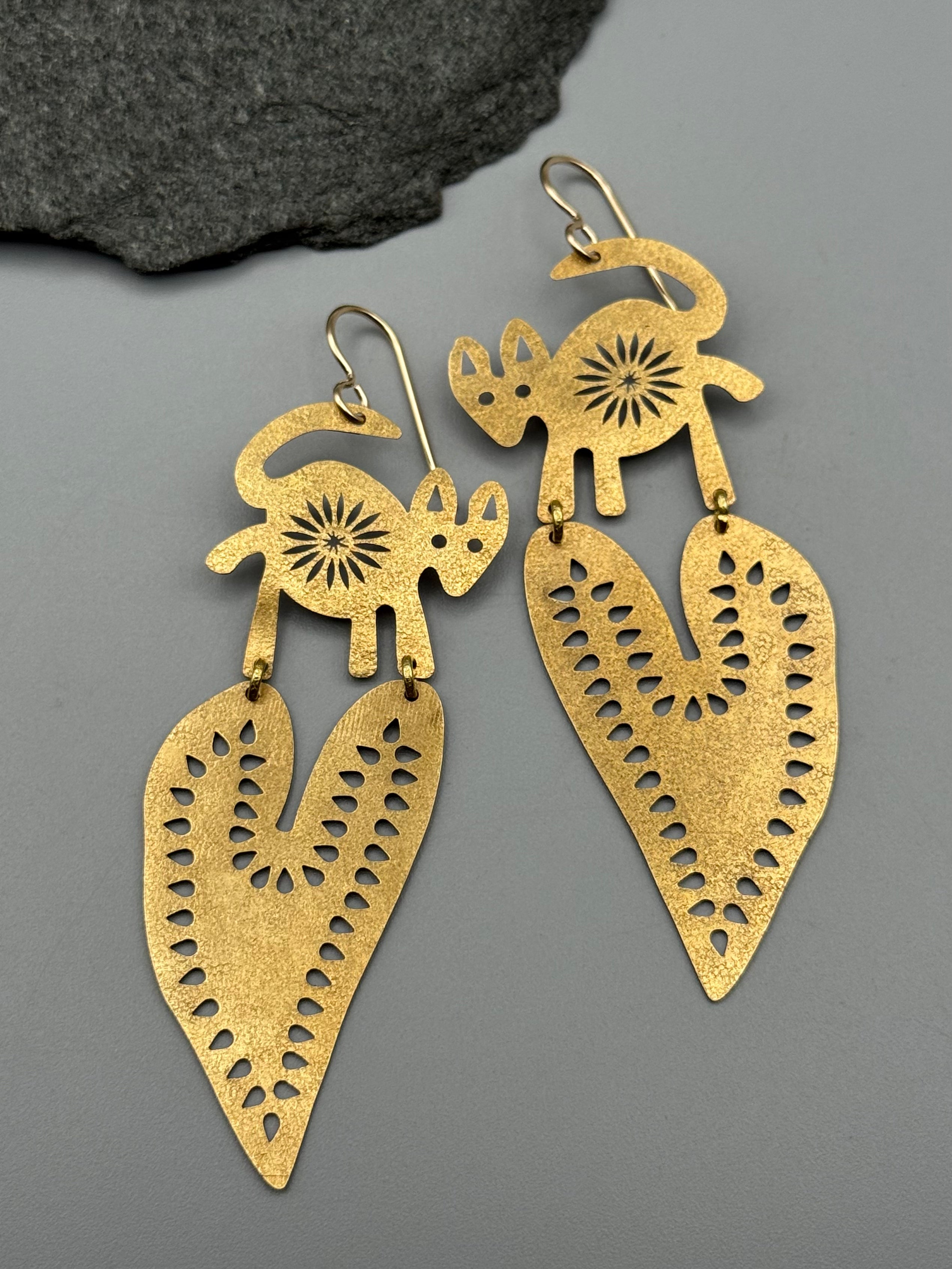 •HEART KEEPER• gold dangle earrings