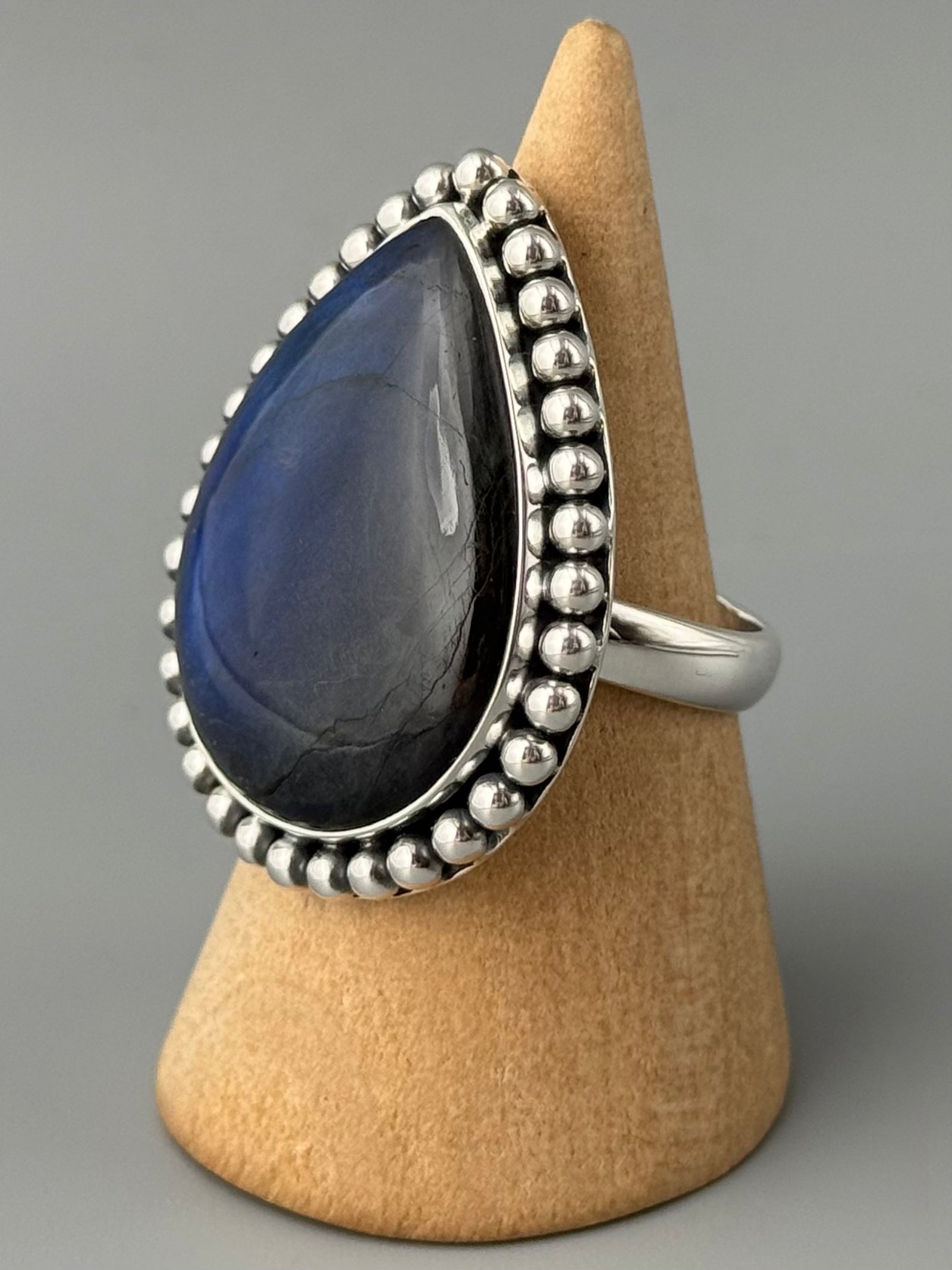 •LABRADORITE - TEAR• dotted bezel silver ring (size 9)