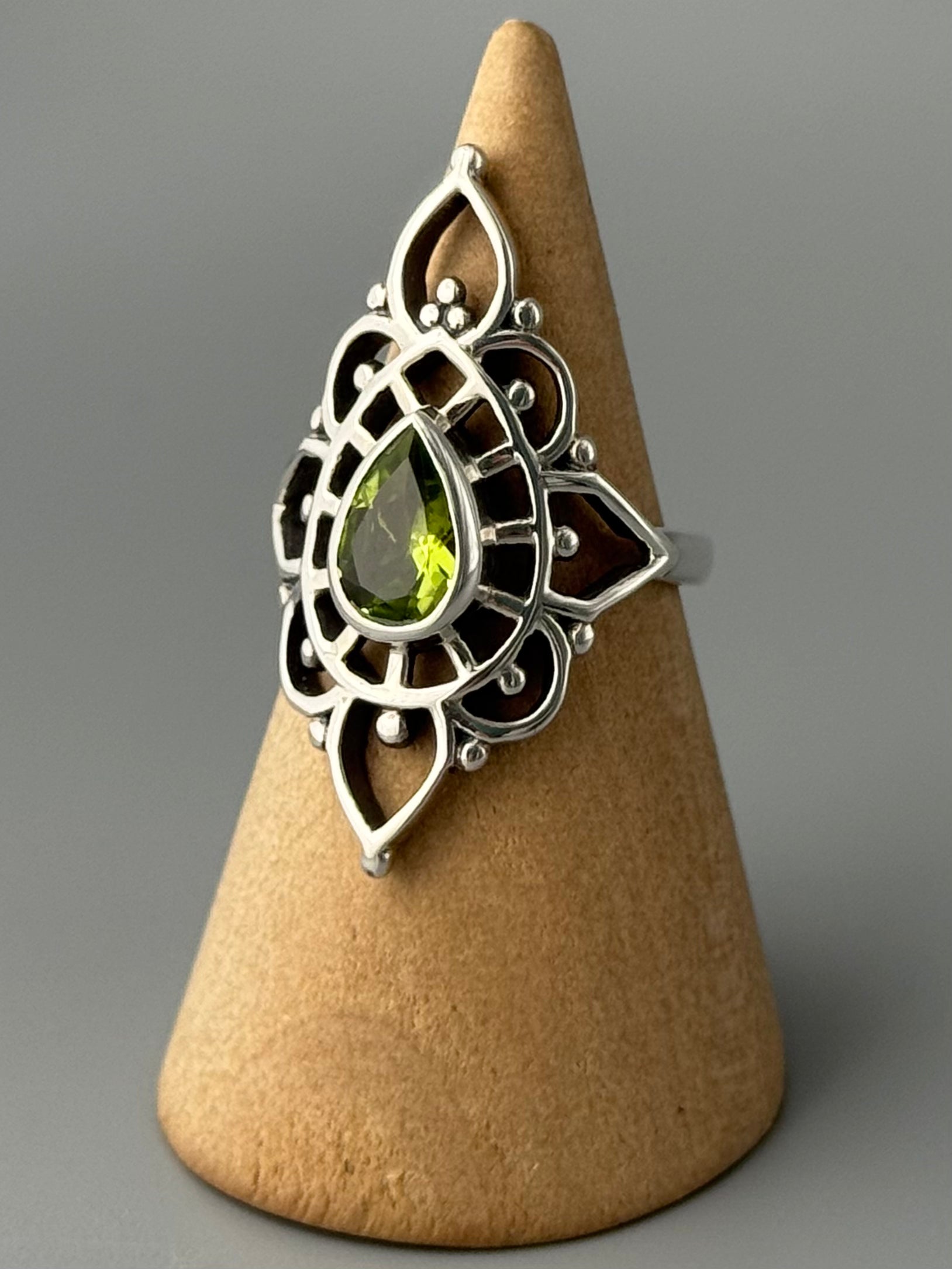•PERIDOT - LONG LOTUS• decorative bezel silver ring (various sizes)