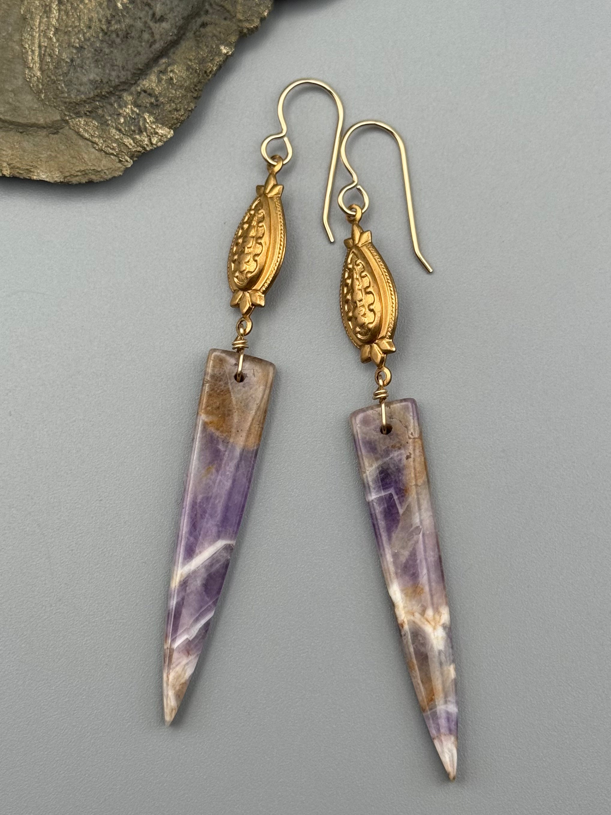 •CONTESSA• chevron amethyst fang + gold earrings