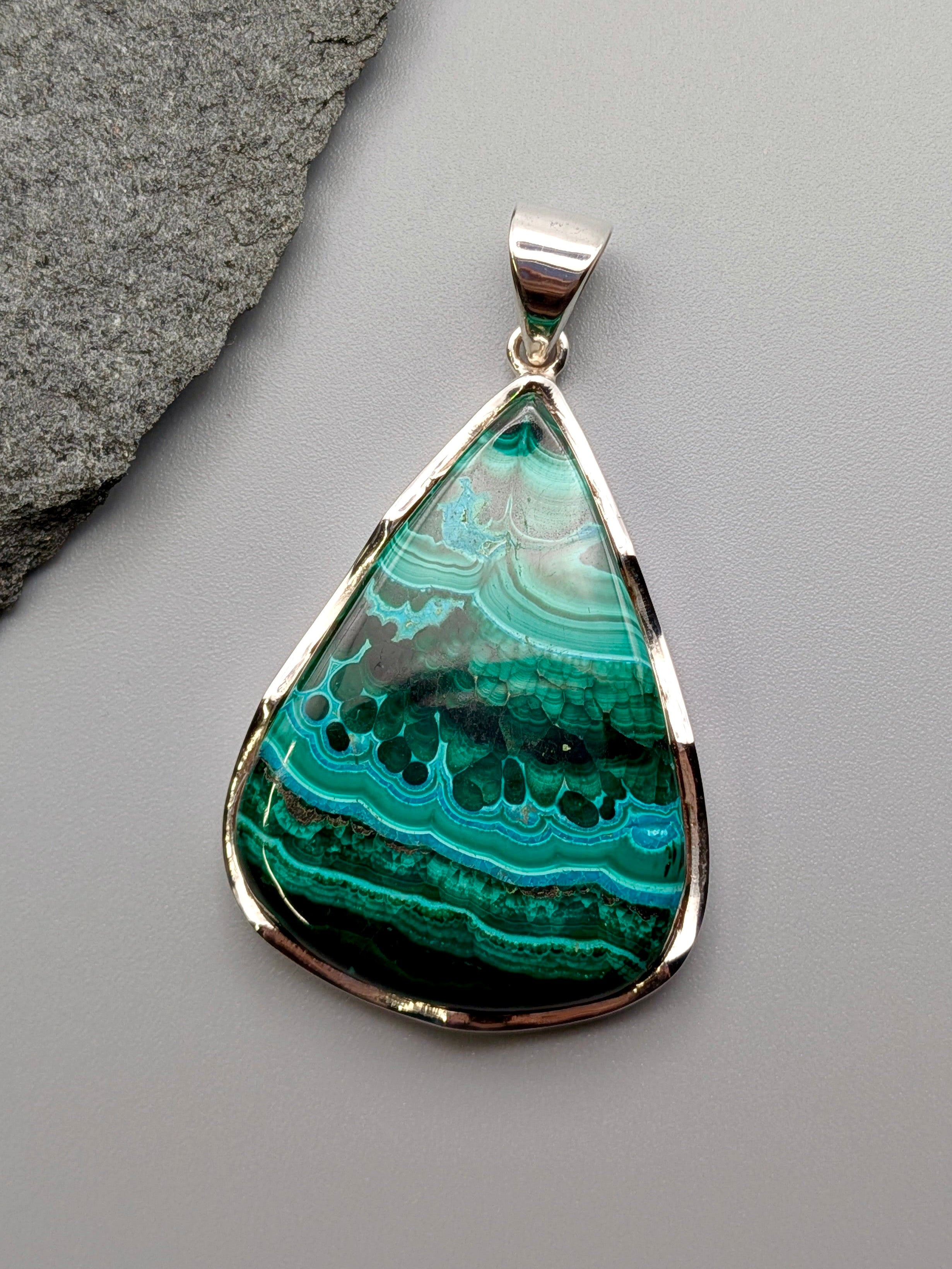 •MALACHITE - TEARDROP - SCALLOPED• sterling silver pendant