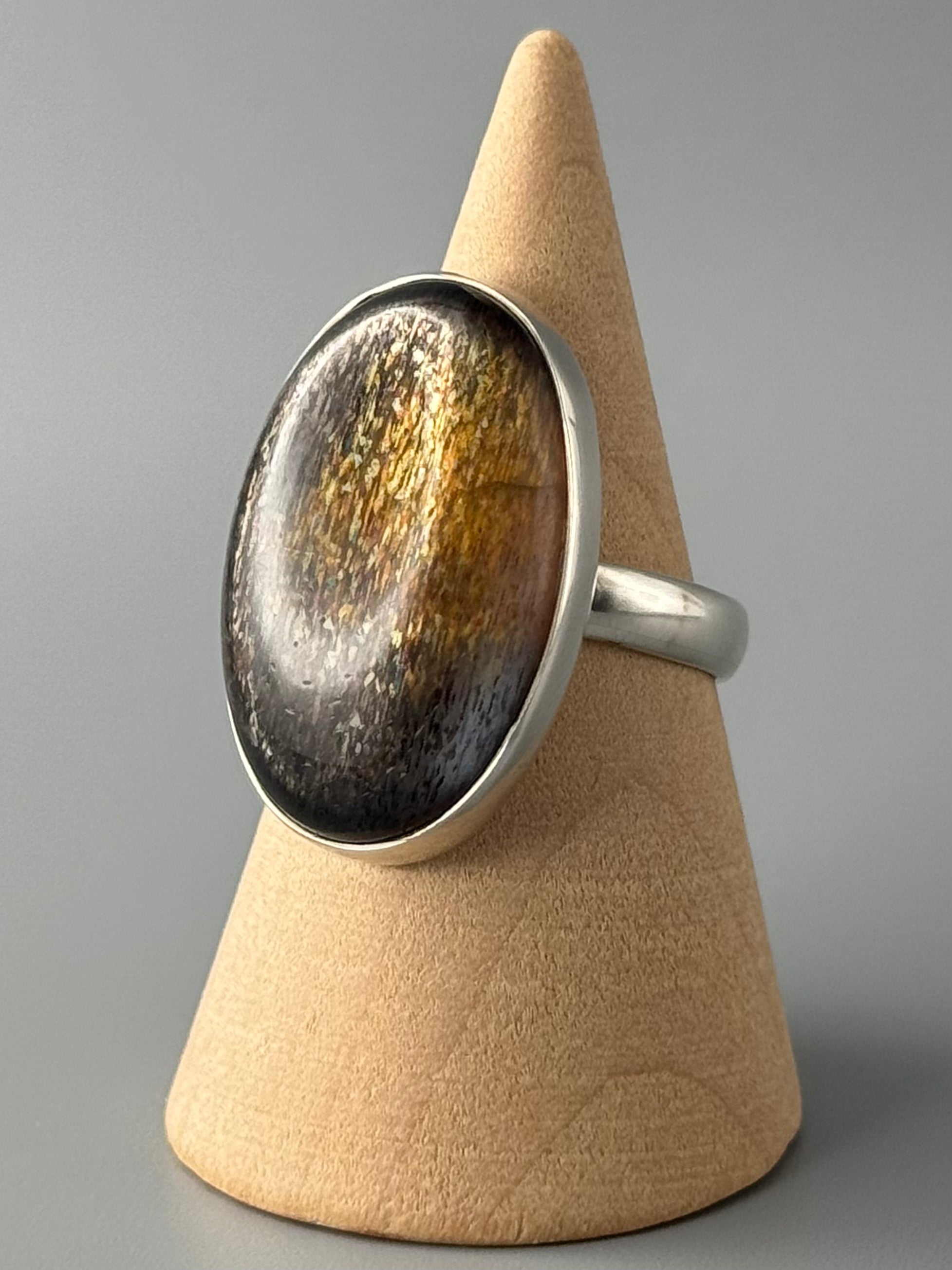 •SUN/MOONSTONE - OVAL• simple bezel silver ring (size 7.75)