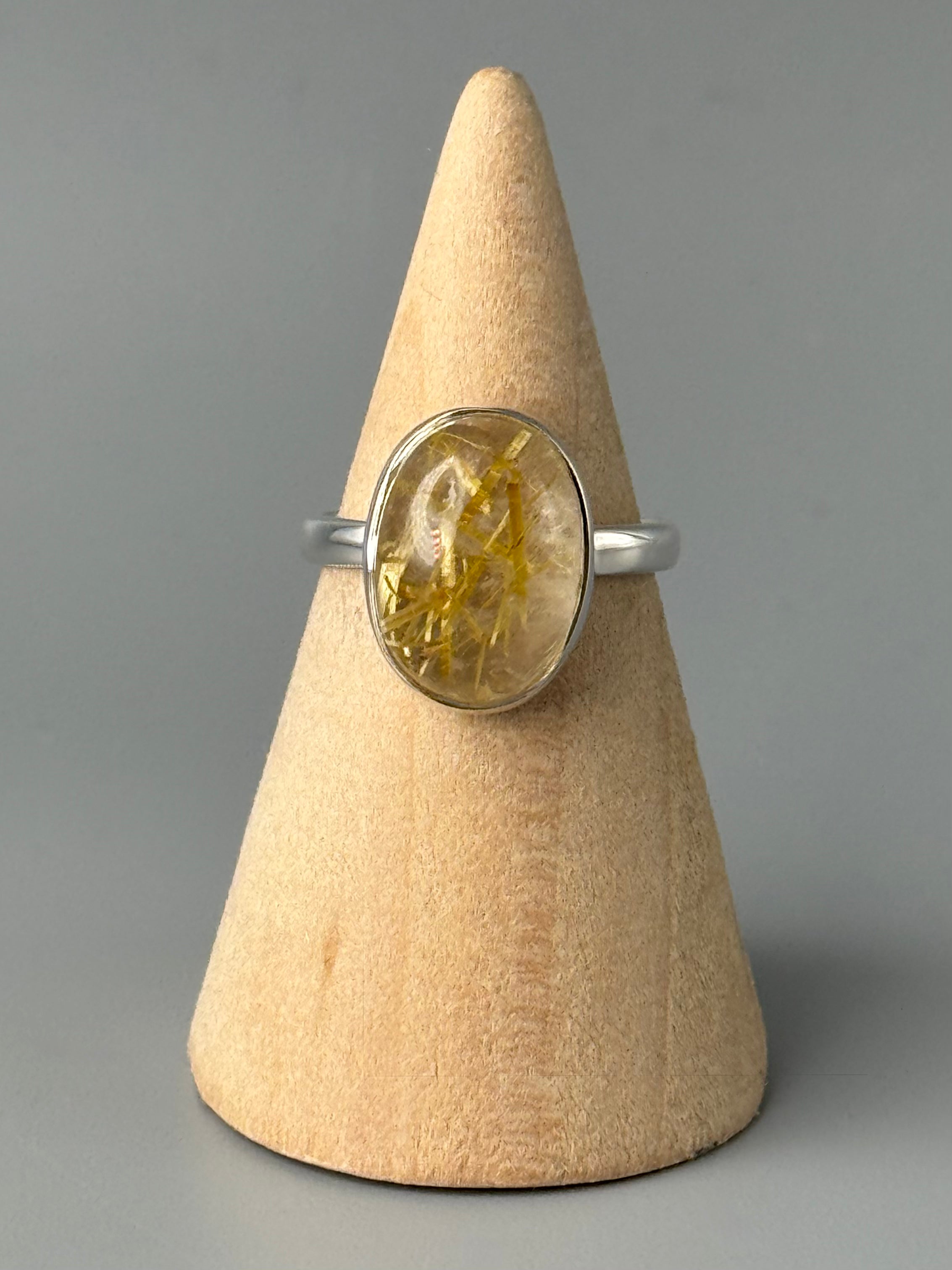 •RUTILATED QUARTZ - OVAL• silver ring (size 6.25)