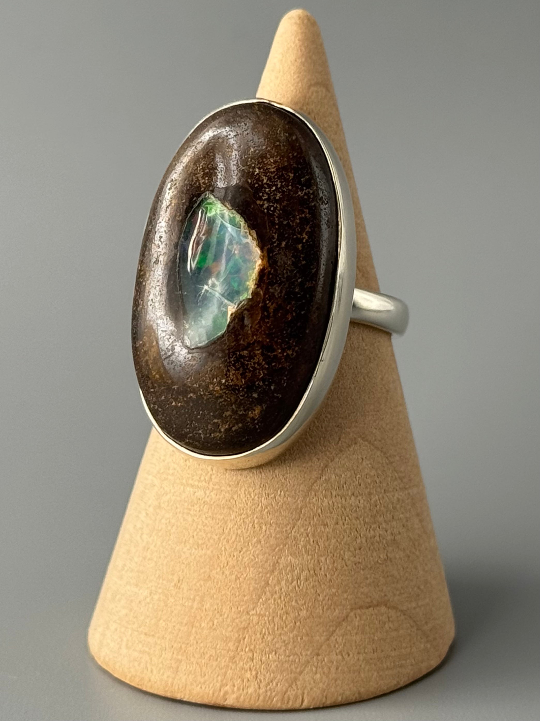•BOULDER OPAL - OVAL• simple bezel silver ring (size 6)