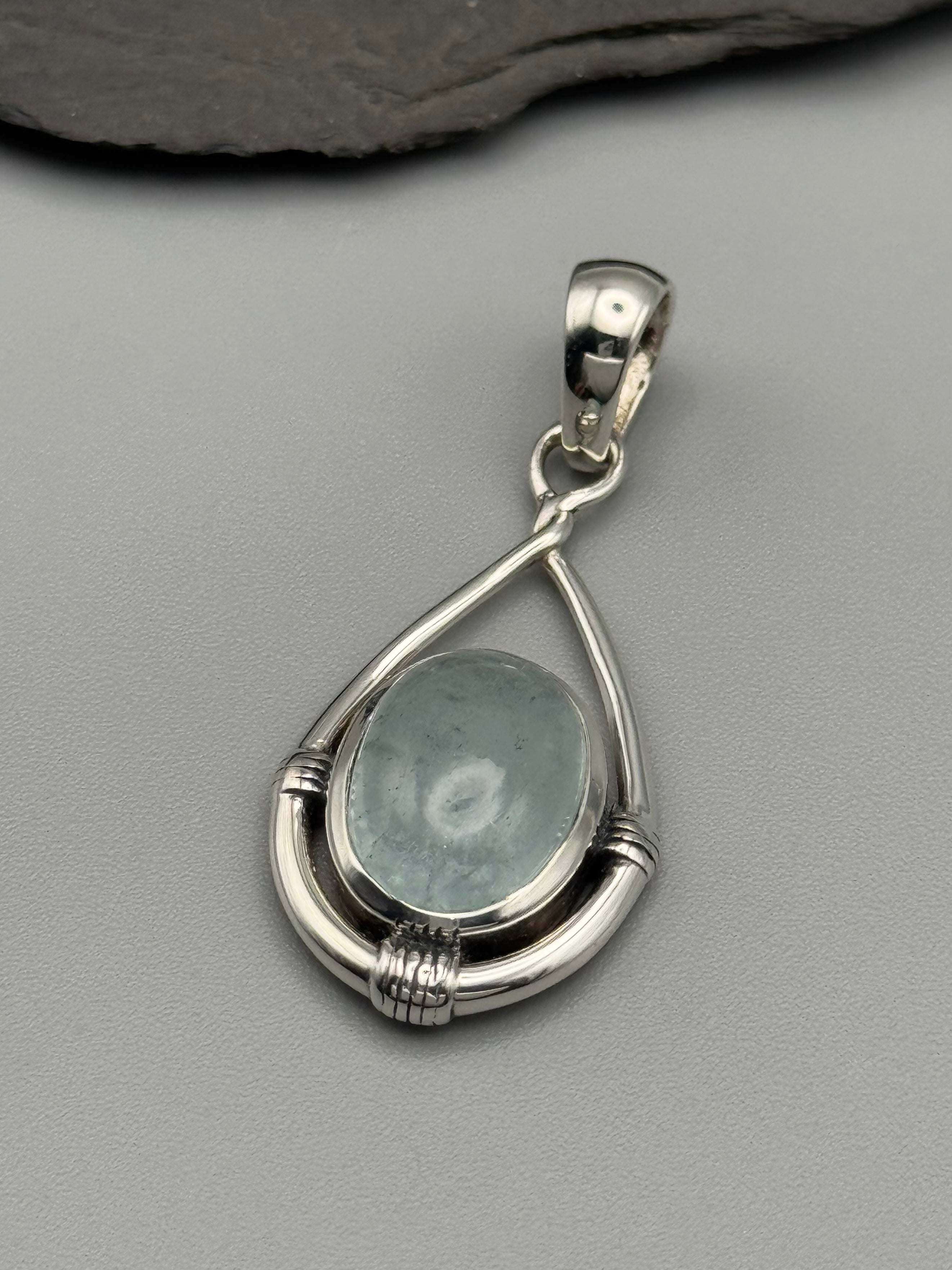 •AQUAMARINE - HITCHED• sterling silver pendant