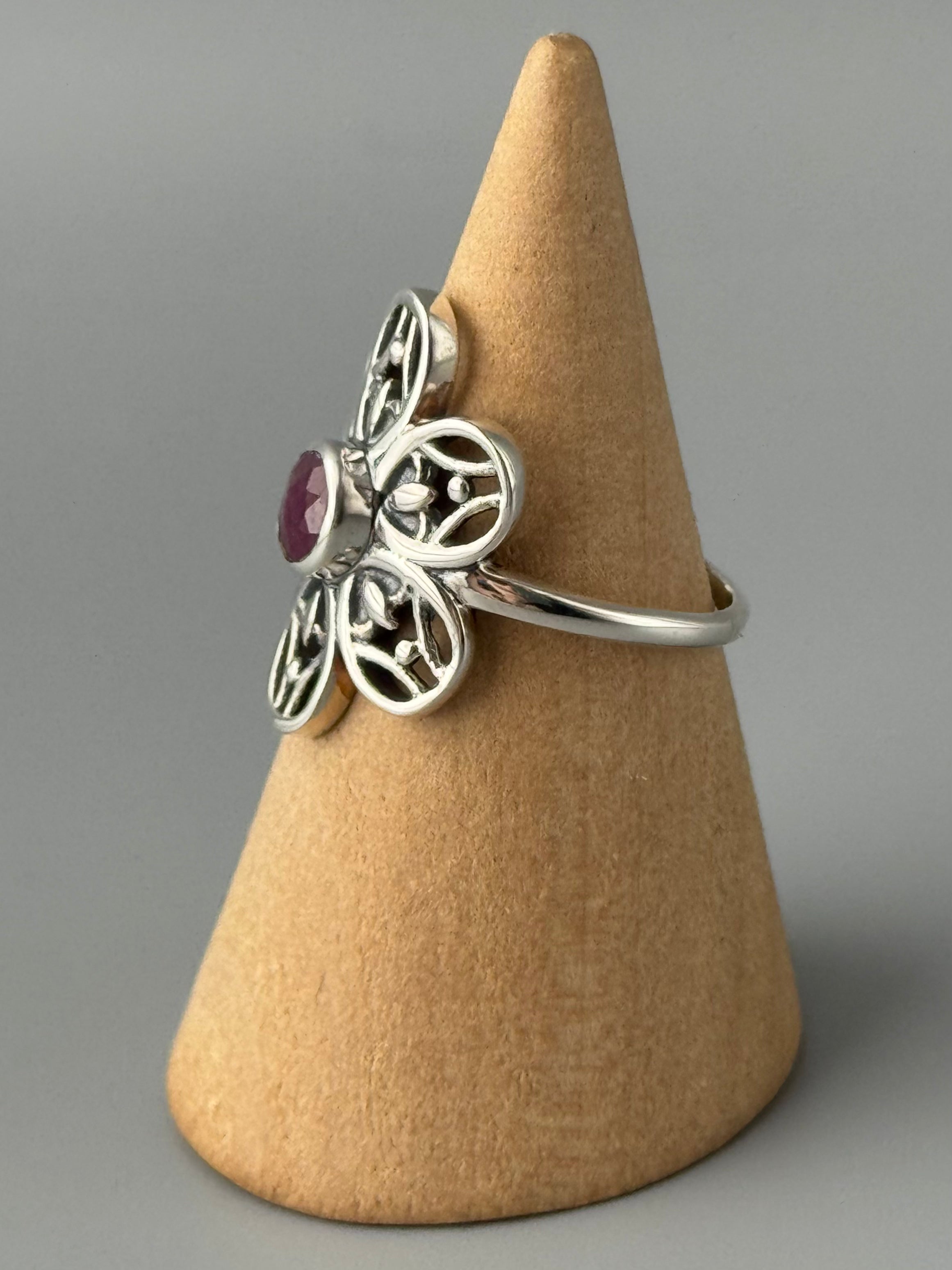 •RUBY - DAISY• decorative bezel silver ring (various sizes)