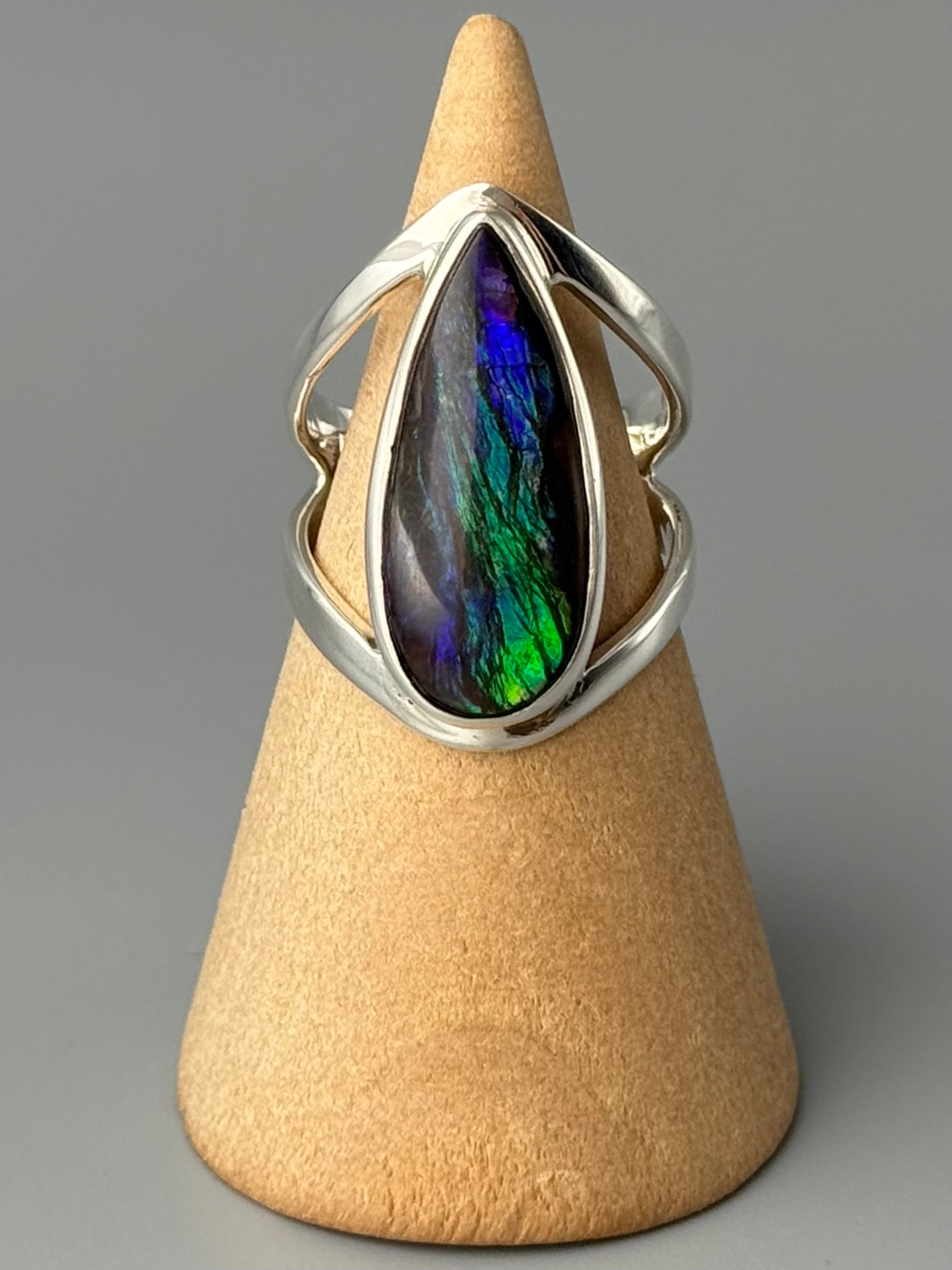 •AMMOLITE - TEAR• split band silver ring (size 6)