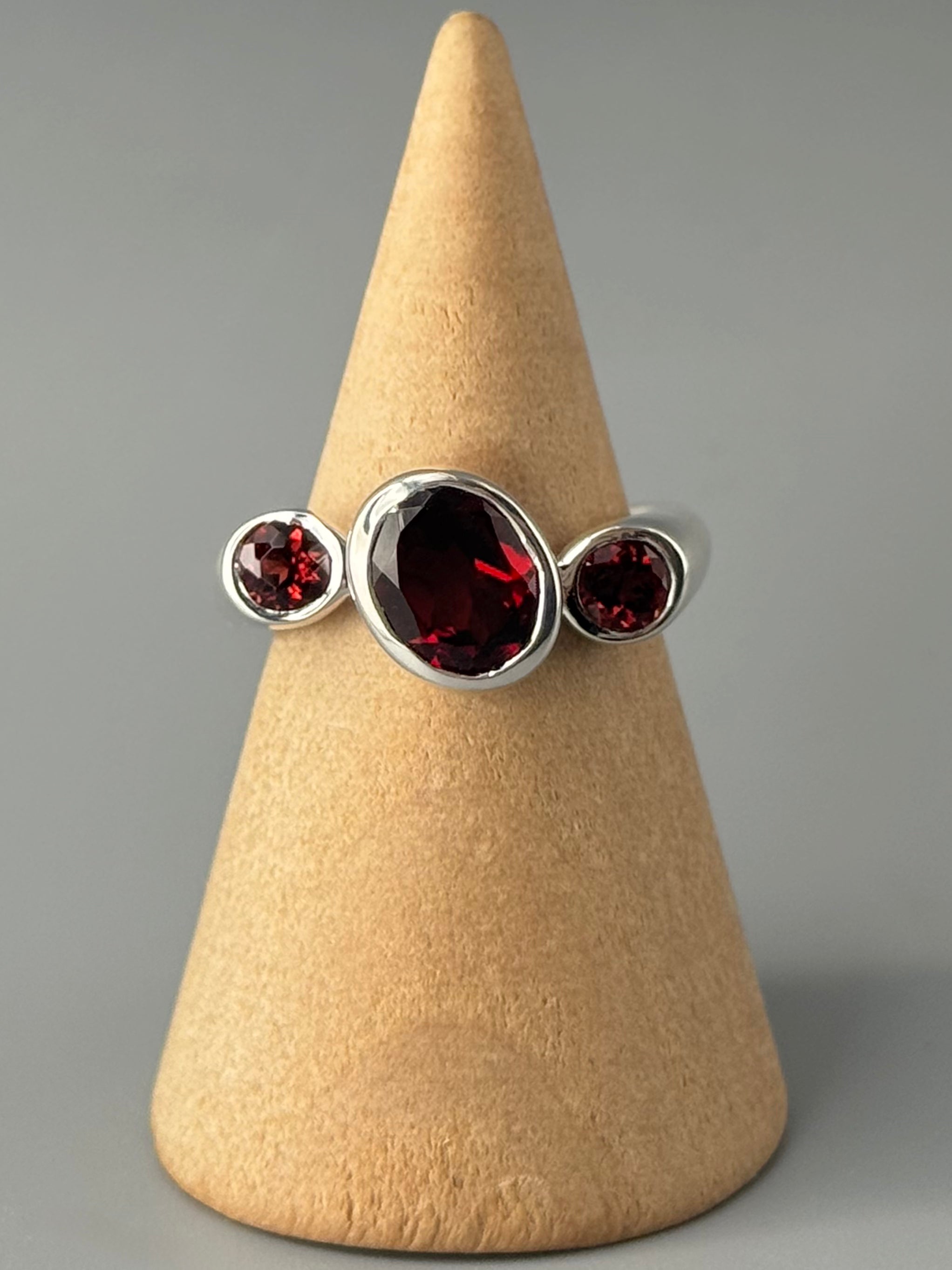 •GARNET - ITALIC• sterling silver ring (various sizes)