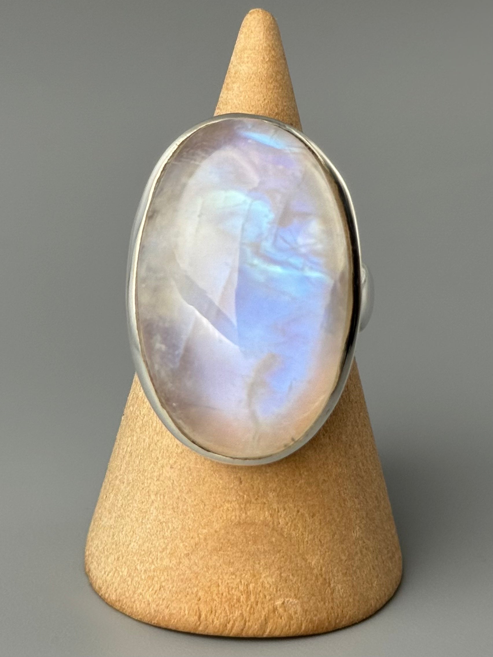 •RAINBOW MOONSTONE - BIGGIE OVAL• simple bezel silver ring (size 9.25)
