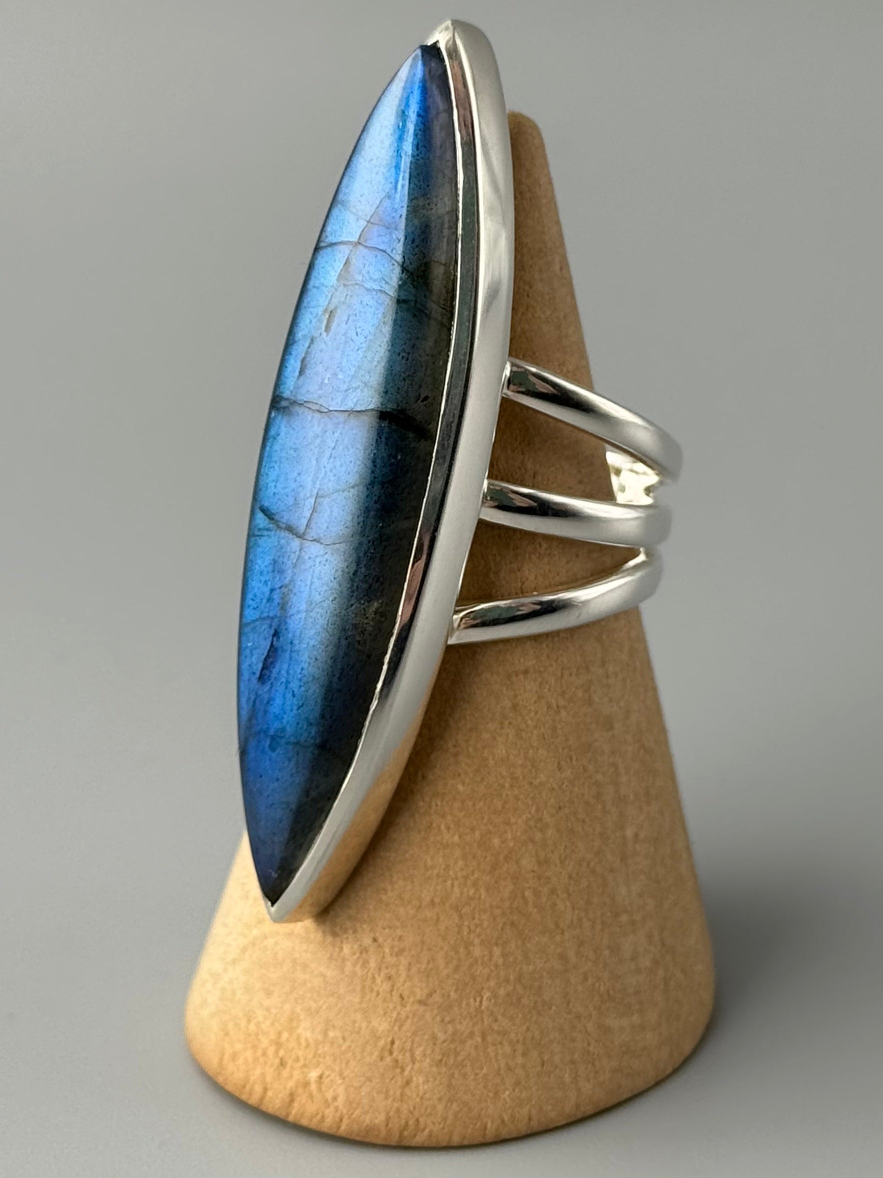 •LABRADORITE - DEEP MARQUISE• split band silver ring (various sizes)