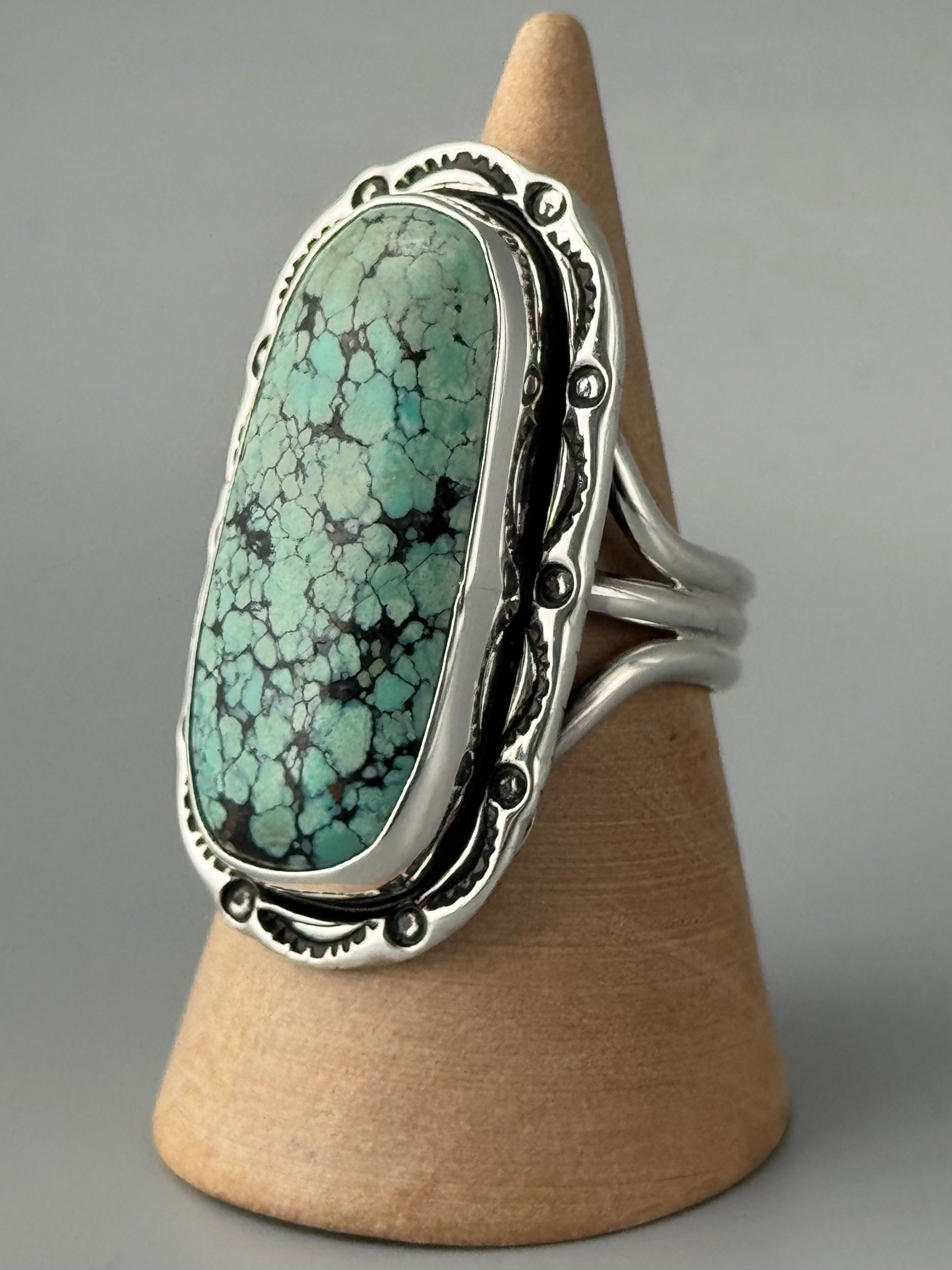 •CHINESE TURQUOISE - SHÁ• Navajo silver ring (size 9.5)