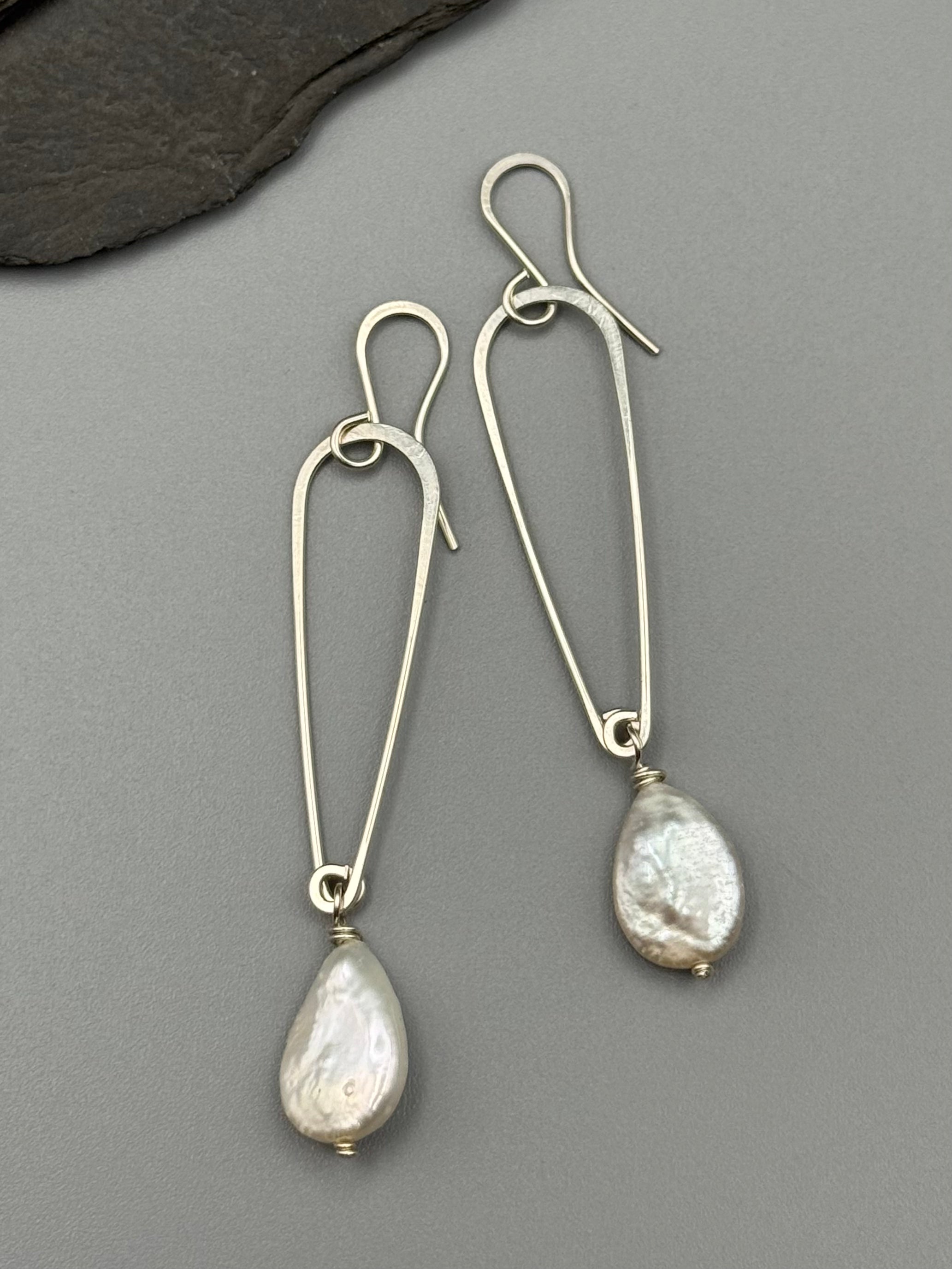 •TEARDROP• pearl + silver dangle earrings