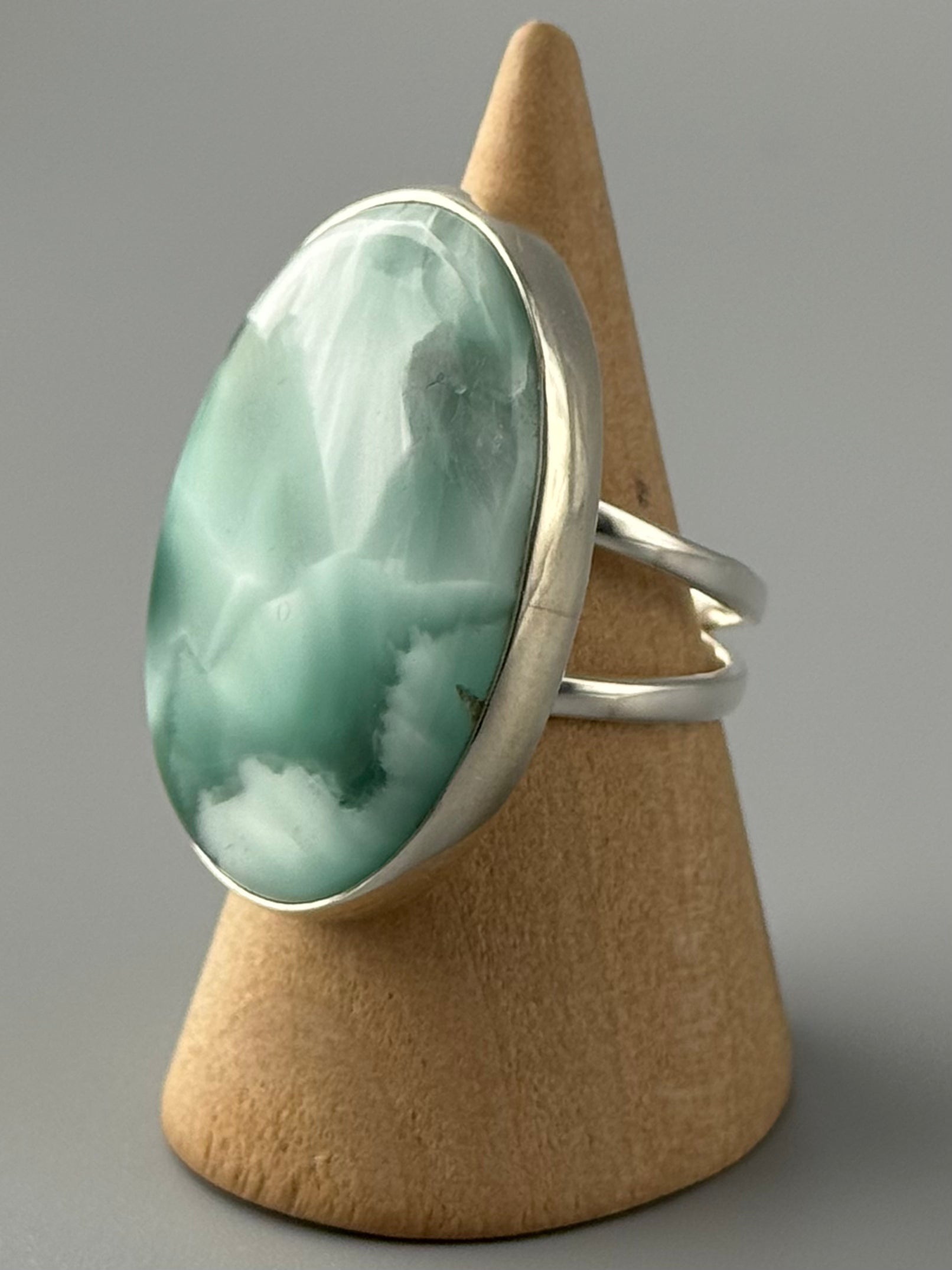 •HEMIMORPHITE - LARGE OVAL• split band silver ring (size 9)